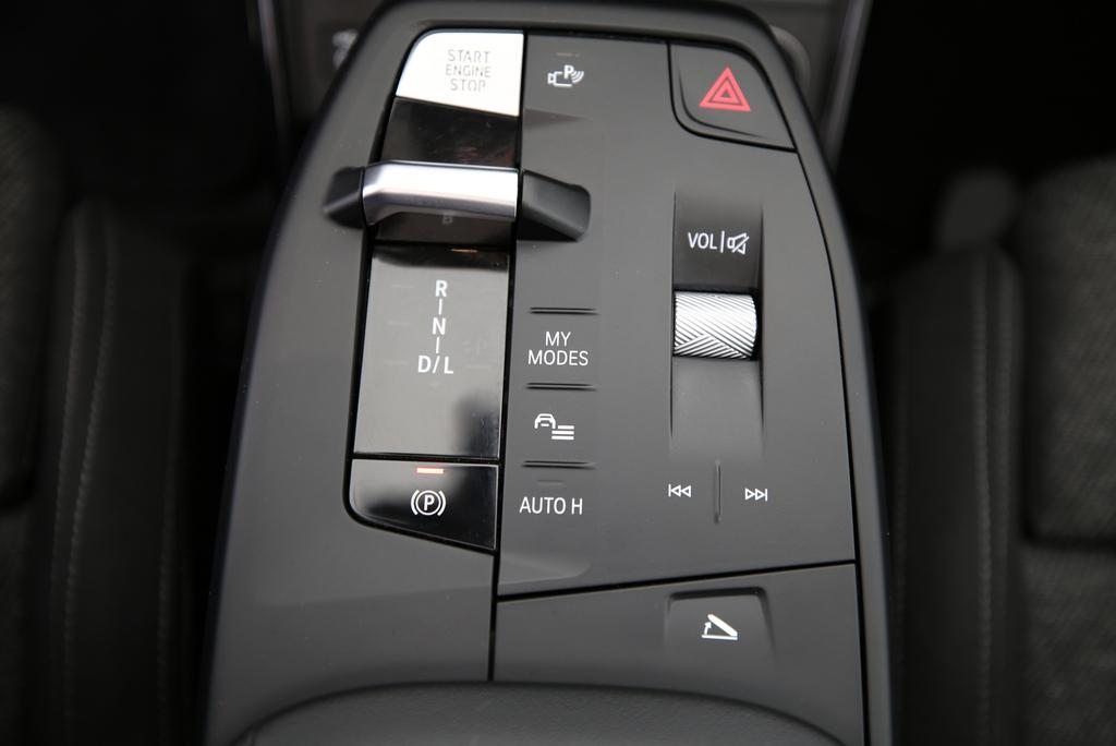 BMW X1 18i sDrive-image-9