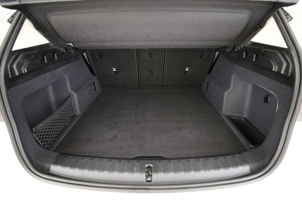 BMW X1 18i sDrive-image-15