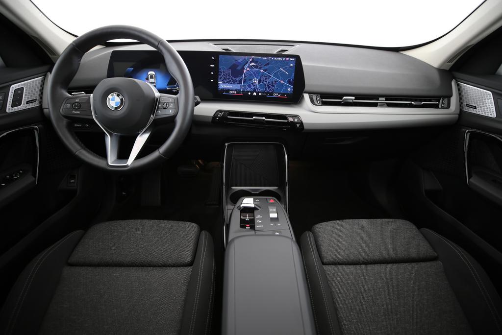 BMW X1 18i sDrive-image-5