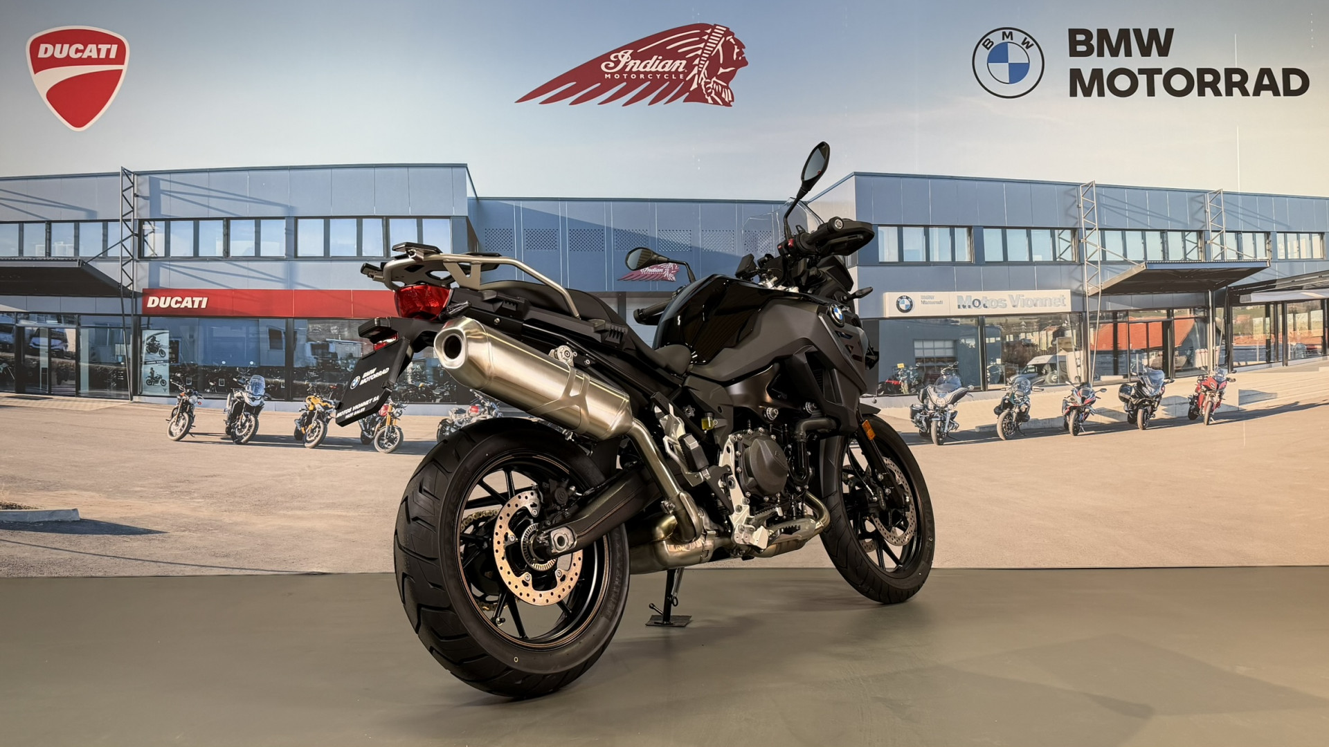 BMW F 800 GS Triple Black Rabaissée-image-5