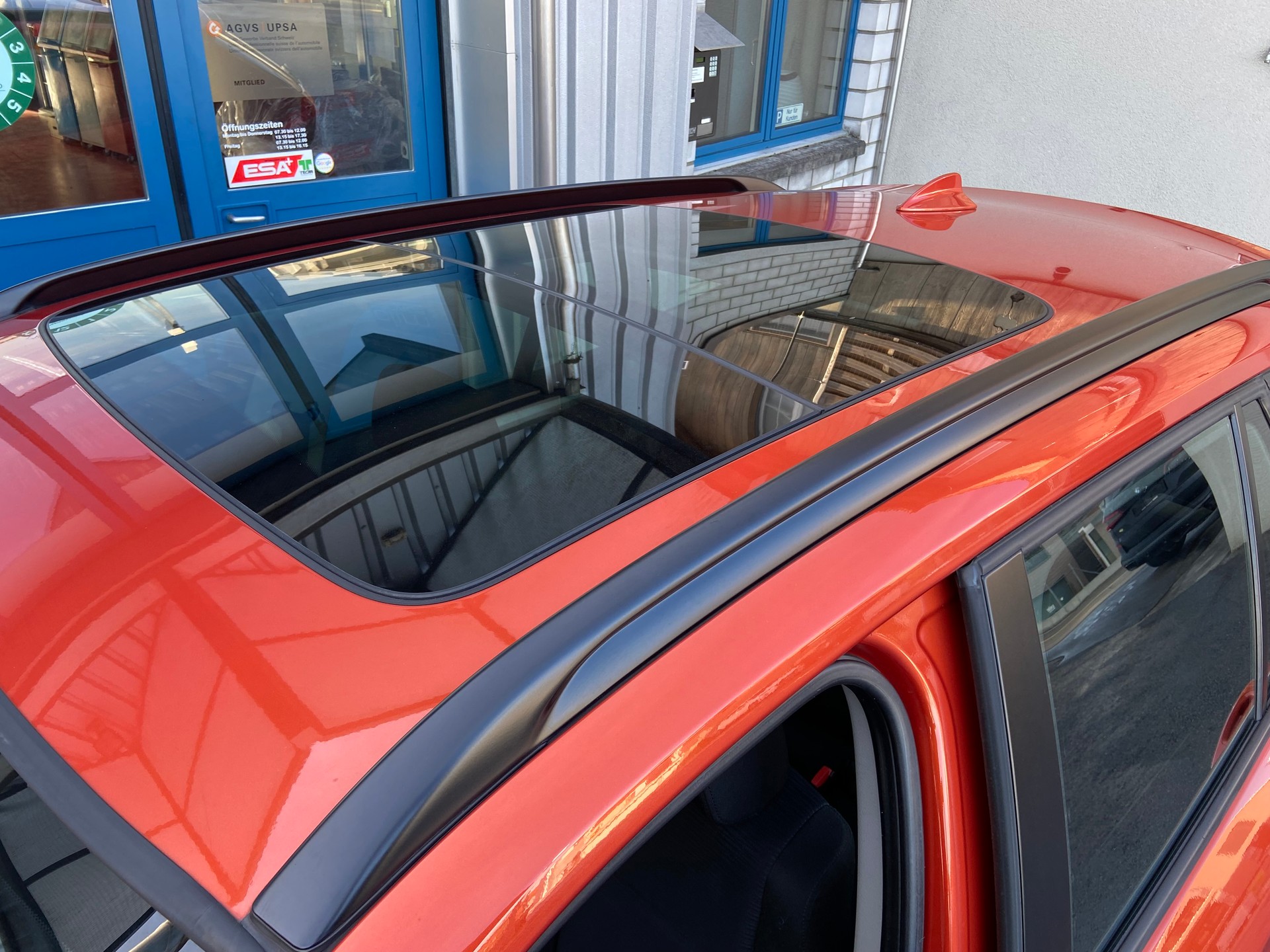 BMW X1 xDrive 20i-image-8