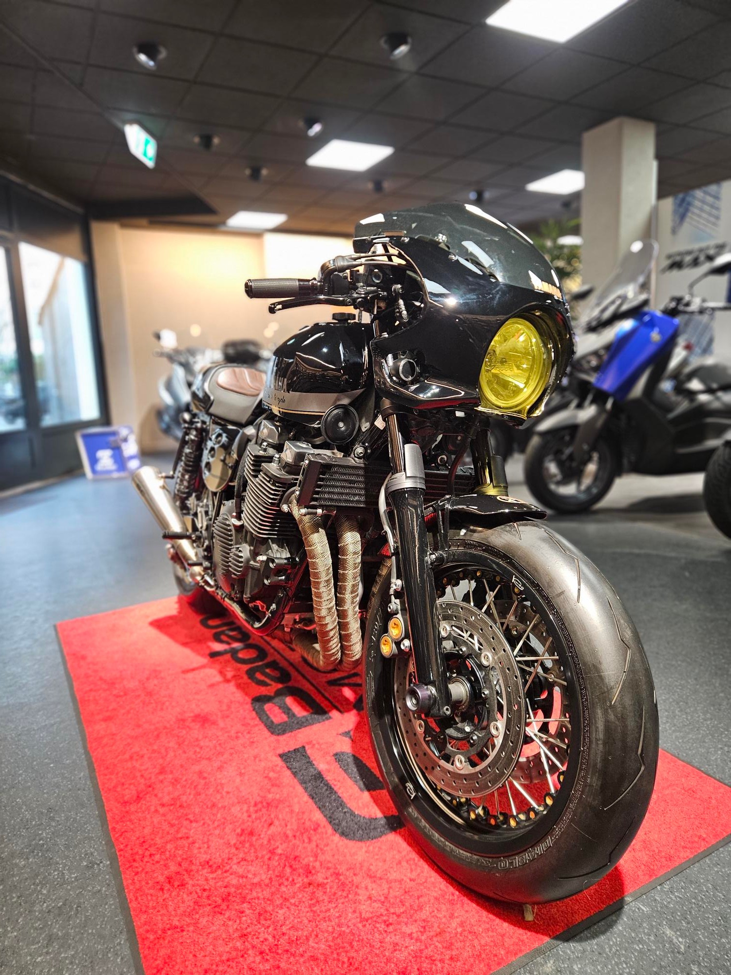 YAMAHA XJR 1300-image-2