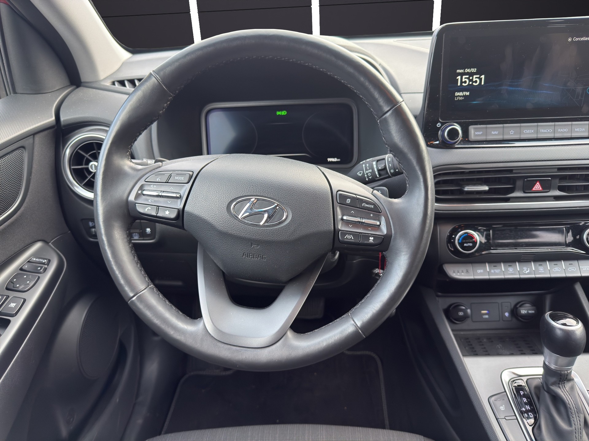 HYUNDAI Kona 1.6 GDi HEV Amplia DCT-image-9