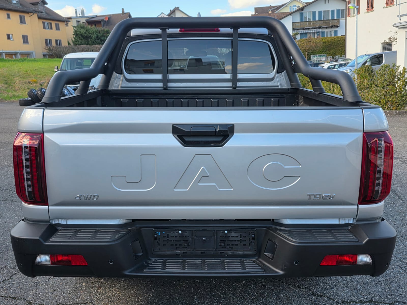JAC T9EV 88kWh Luxury 4x4-image-4