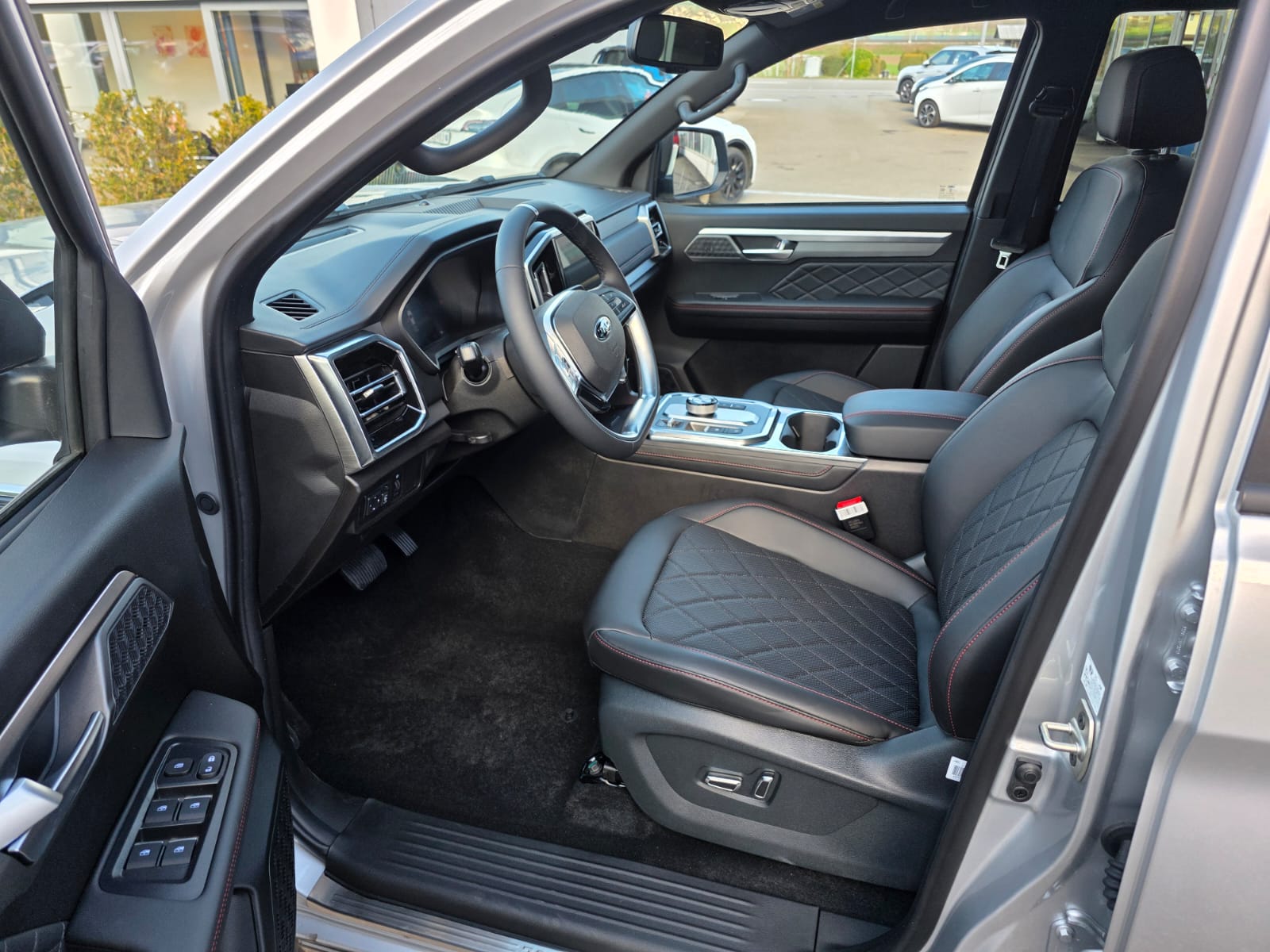 JAC T9EV 88kWh Luxury 4x4-image-11