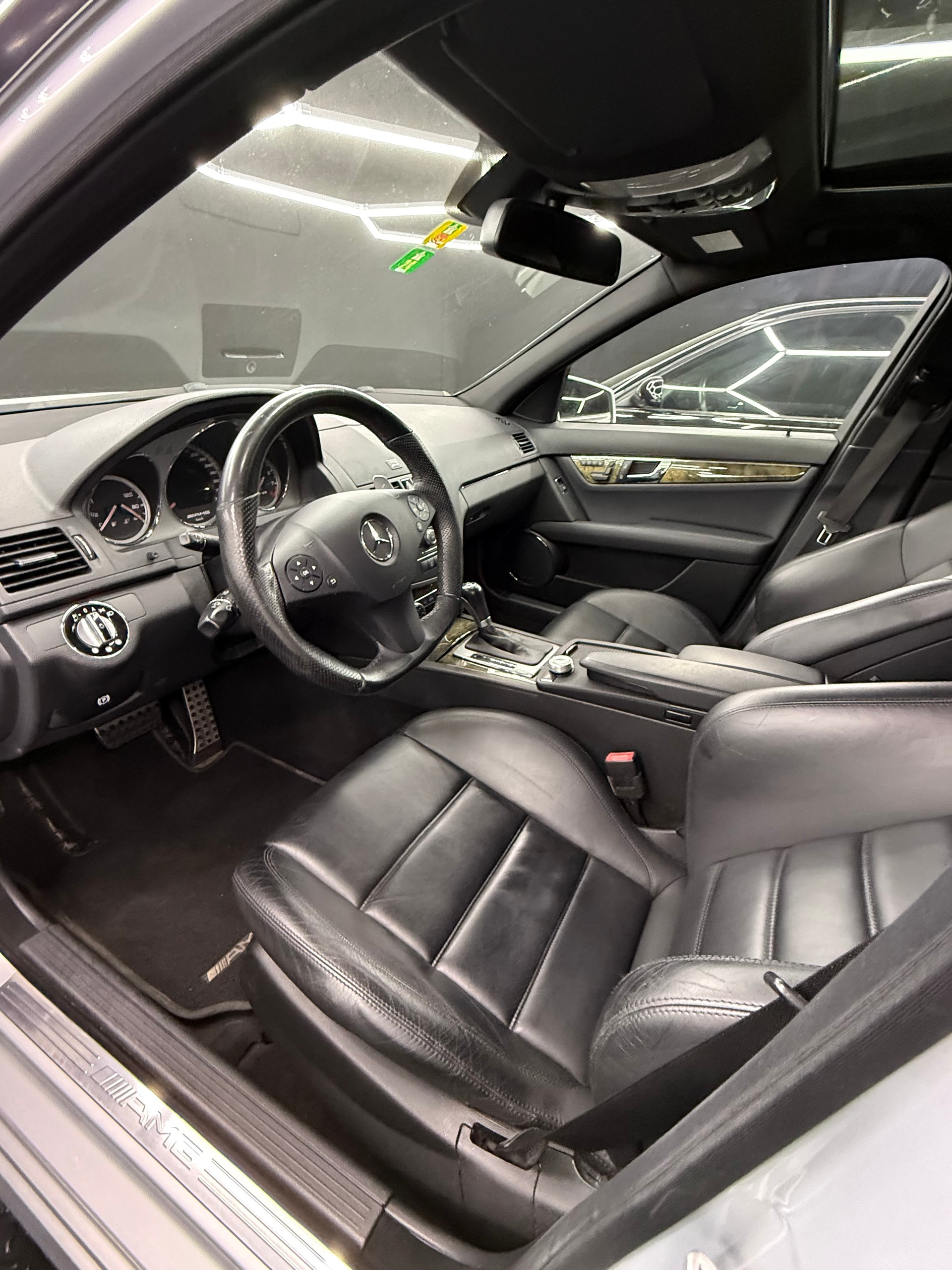 MERCEDES-BENZ C 63 AMG Avantgarde 7G-Tronic-image-7