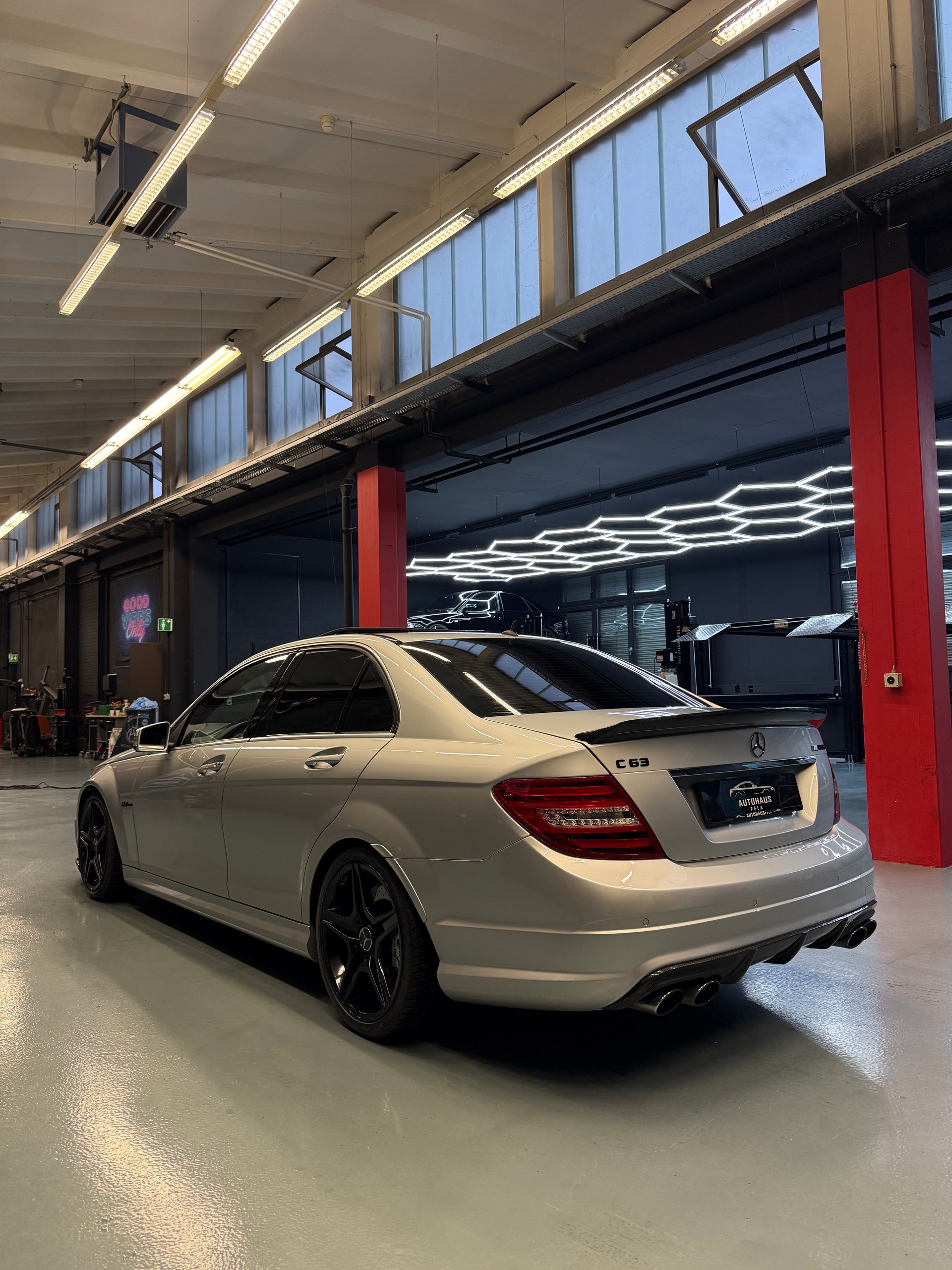 MERCEDES-BENZ C 63 AMG Avantgarde 7G-Tronic-image-3