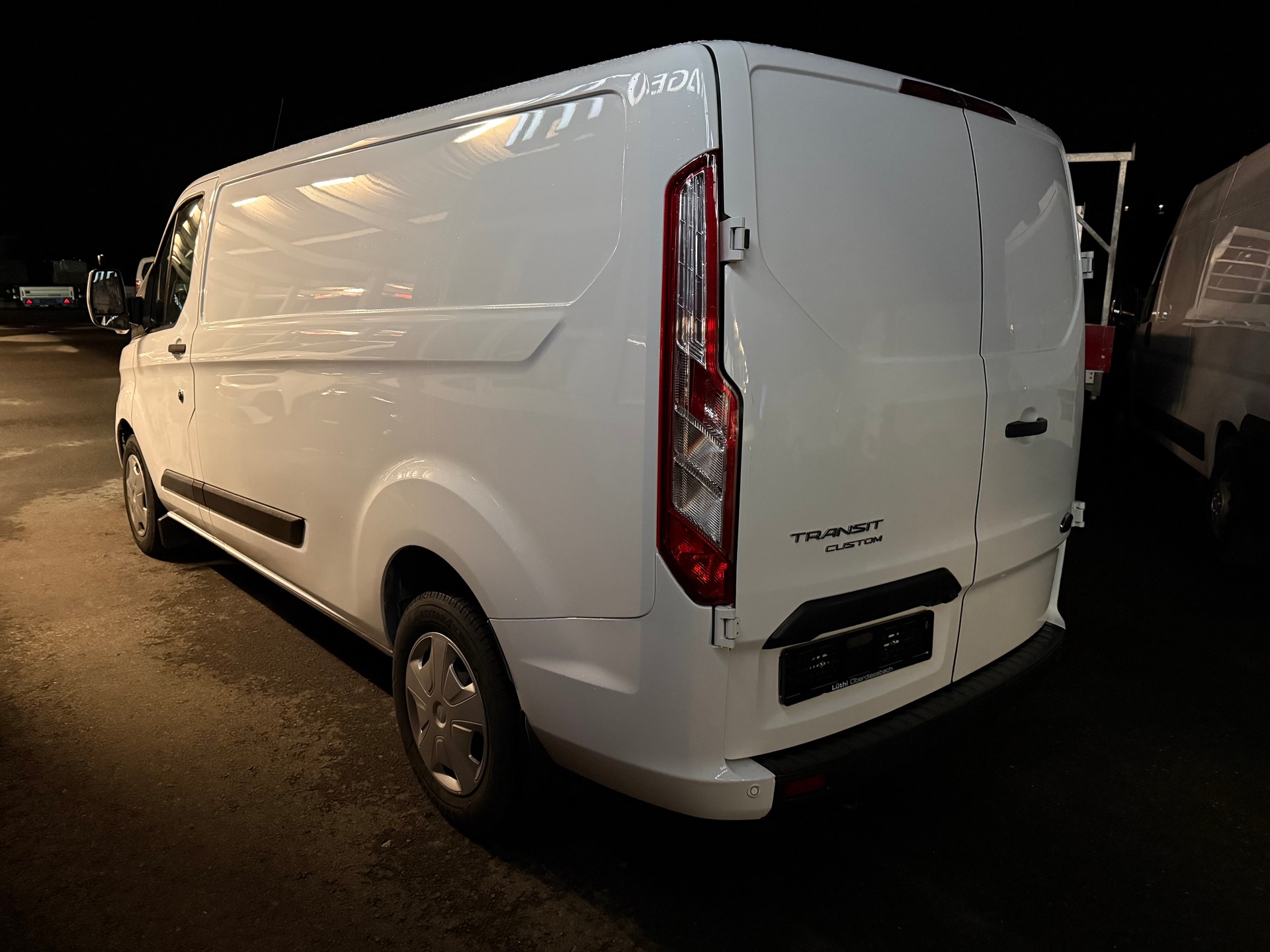 FORD Transit Custom Van 300 L2H1 Trend Automat-image-1