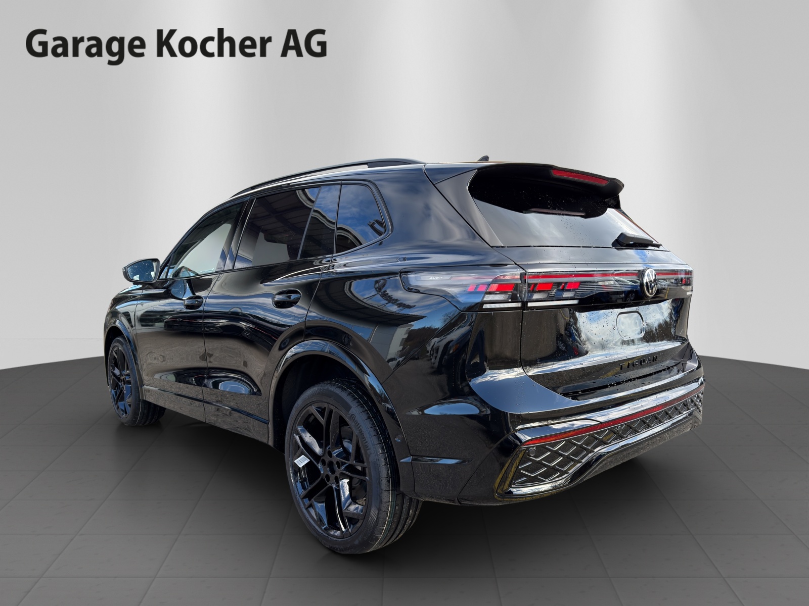 VW Tiguan 2.0 TSI DSG R-Line 4Motion-image-4