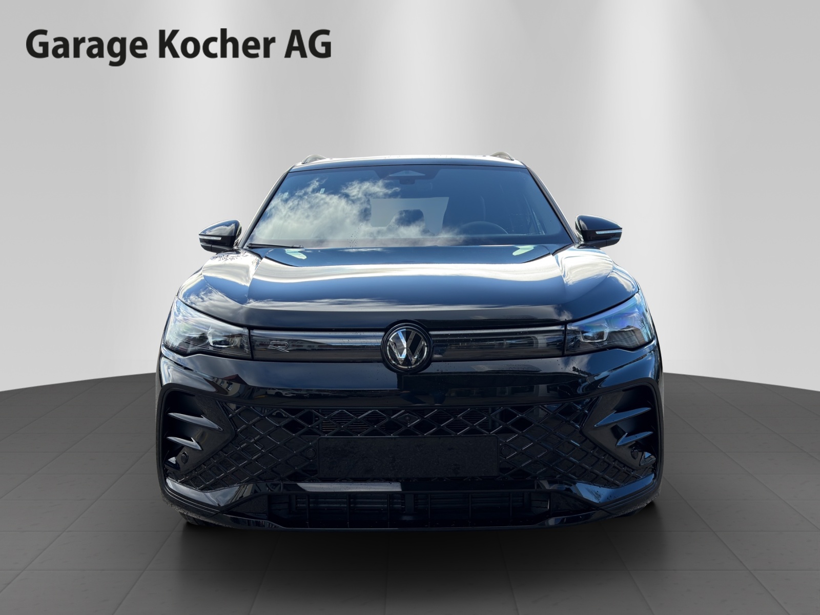 VW Tiguan 2.0 TSI DSG R-Line 4Motion-image-1