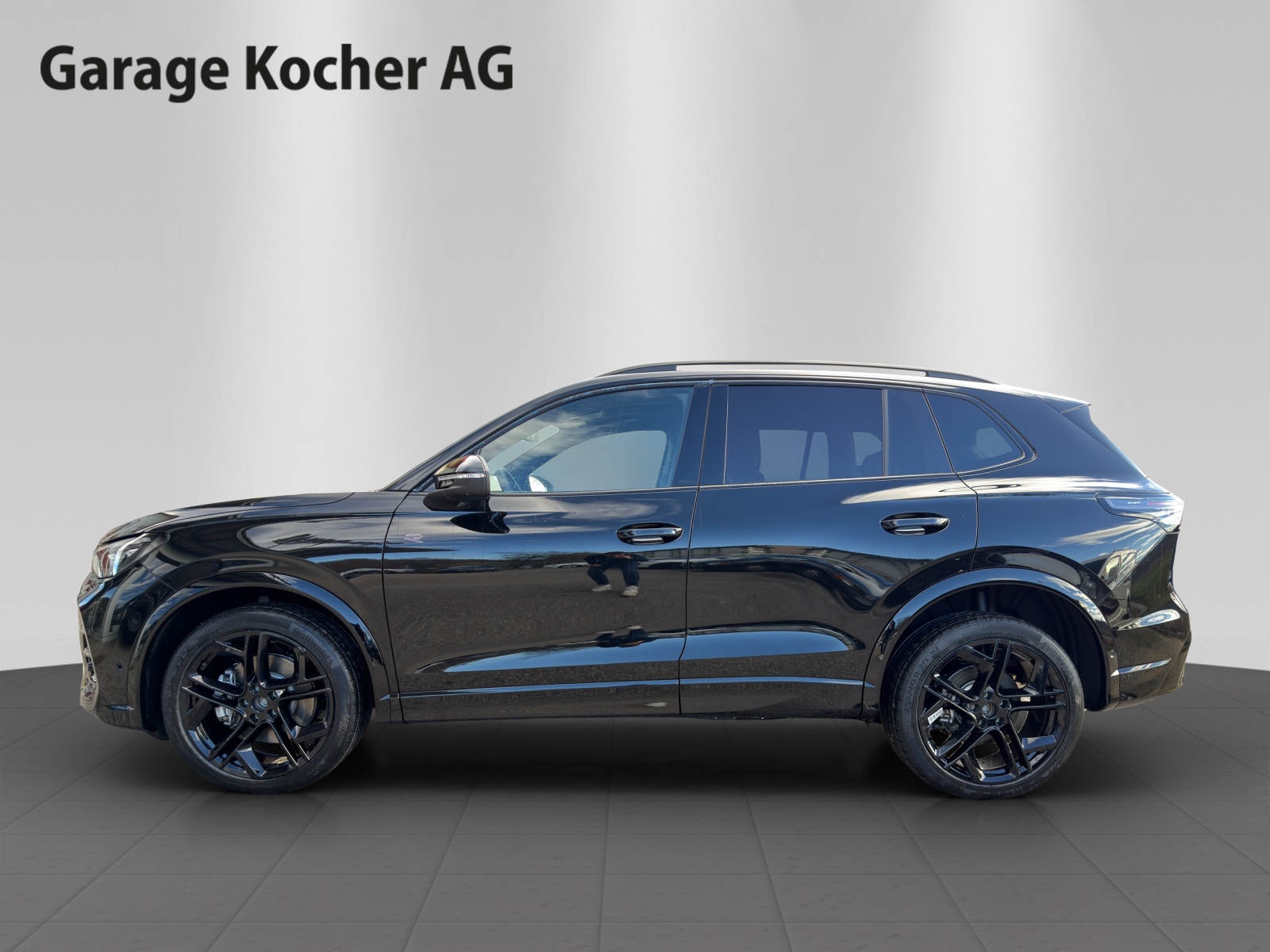 VW Tiguan 2.0 TSI DSG R-Line 4Motion-image-2