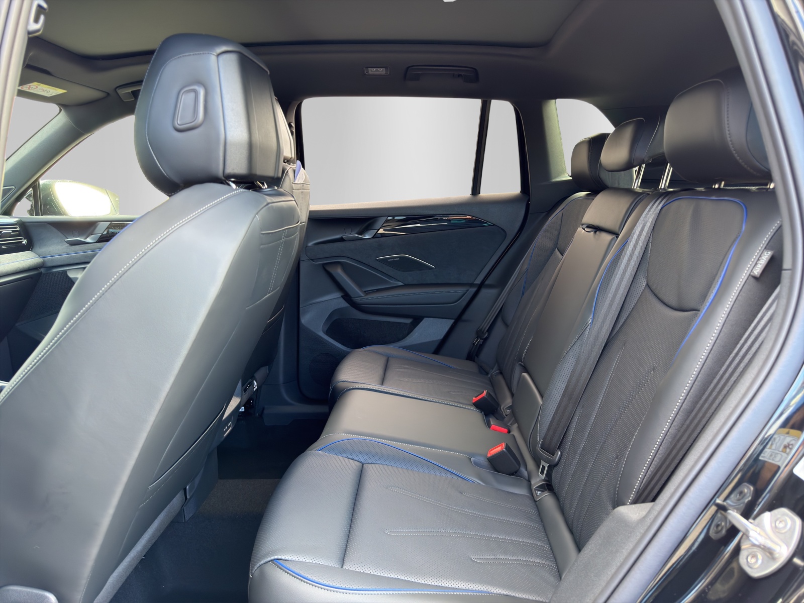 VW Tiguan 2.0 TSI DSG R-Line 4Motion-image-10
