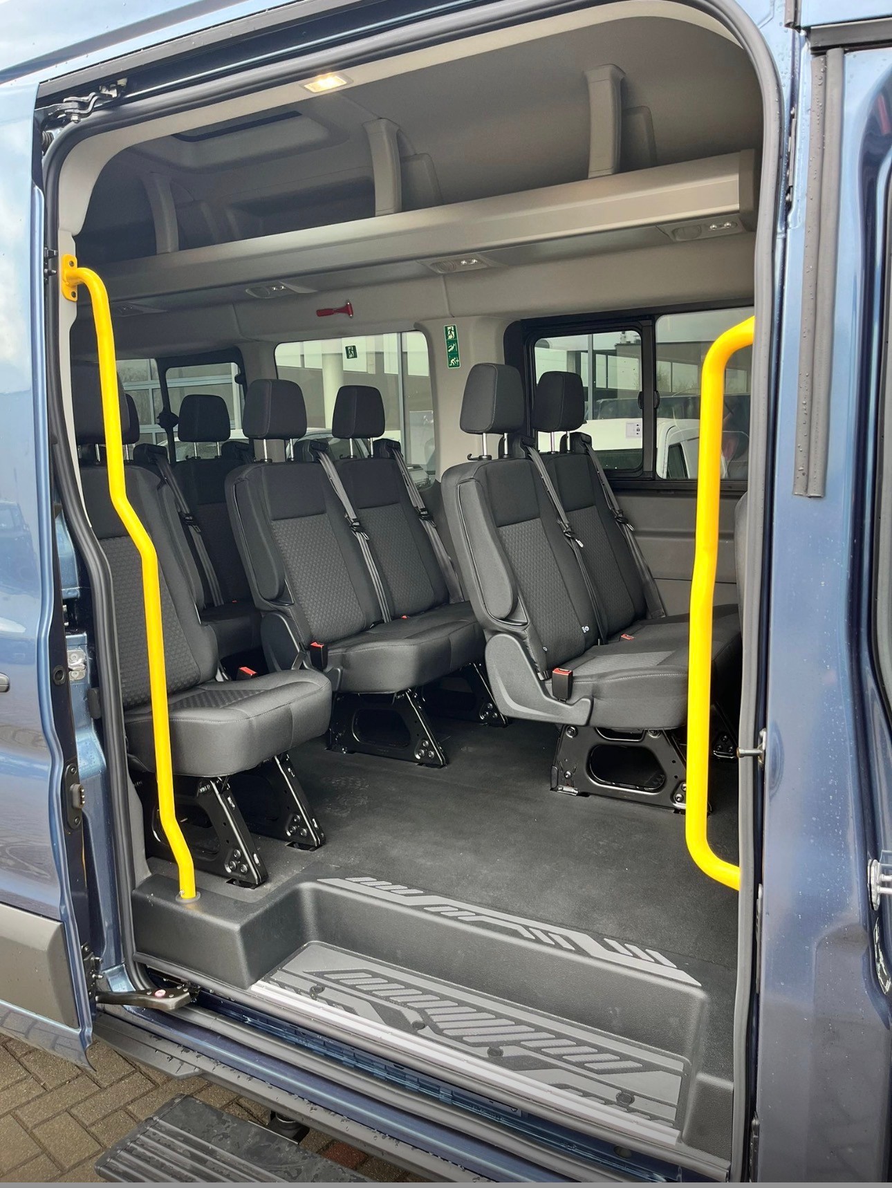 FORD Transit Minibus NEUF – 17+1 places – Caméra 360° – Régulateur adaptatif-image-3