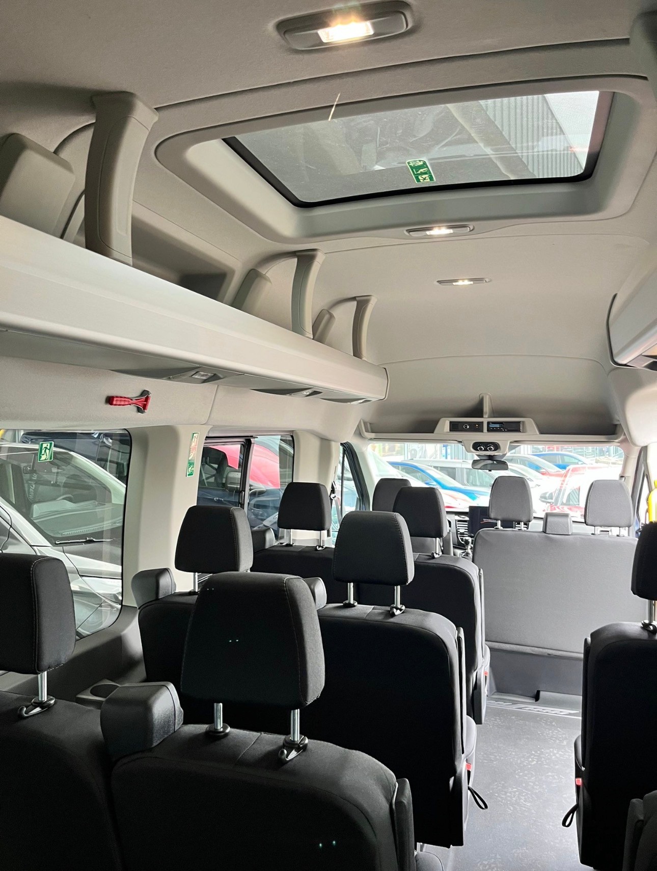 FORD Transit Minibus NEUF – 17+1 places – Caméra 360° – Régulateur adaptatif-image-5