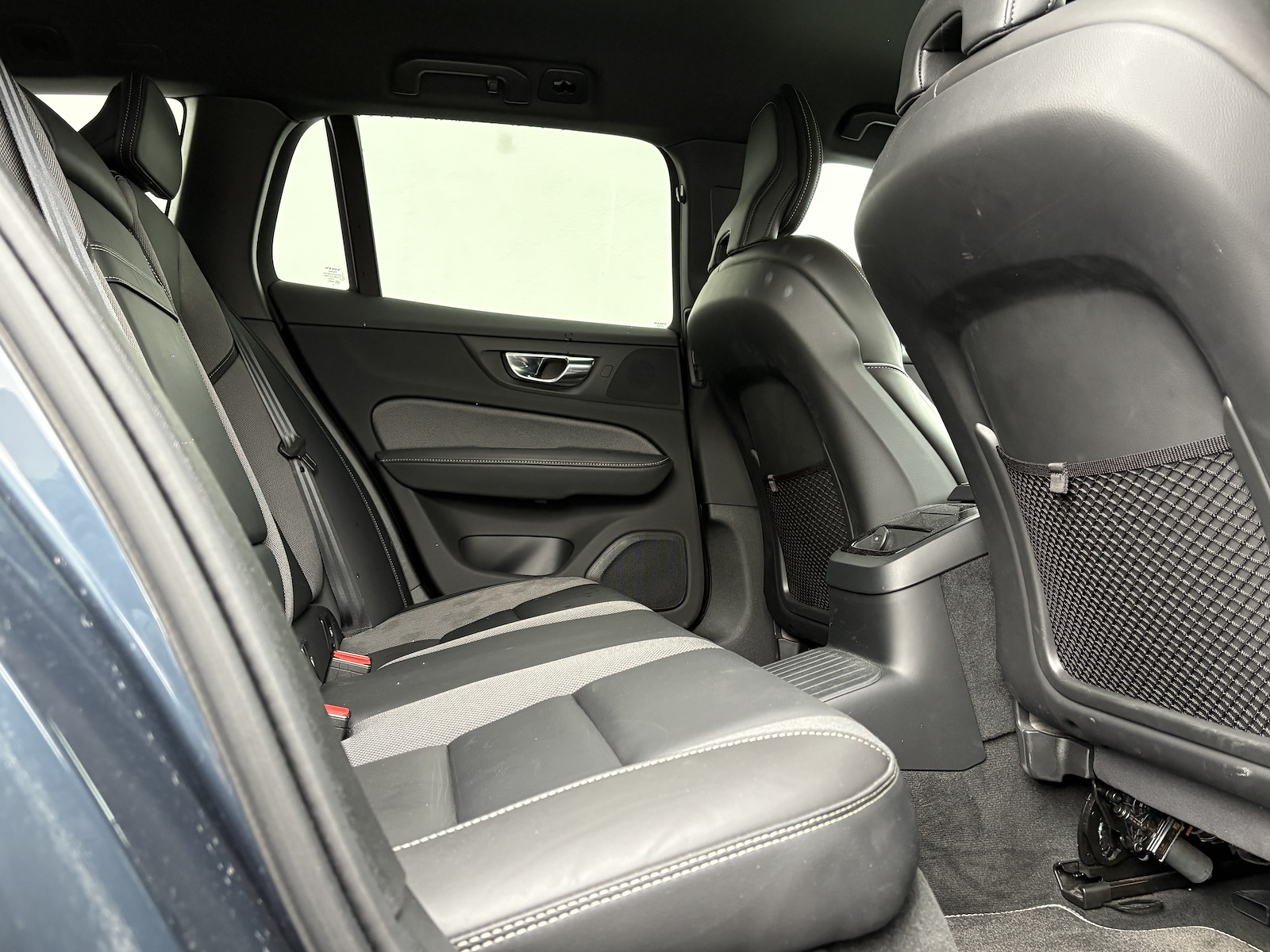 VOLVO V60 2.0 T6 TE R-Design eAWD-image-15