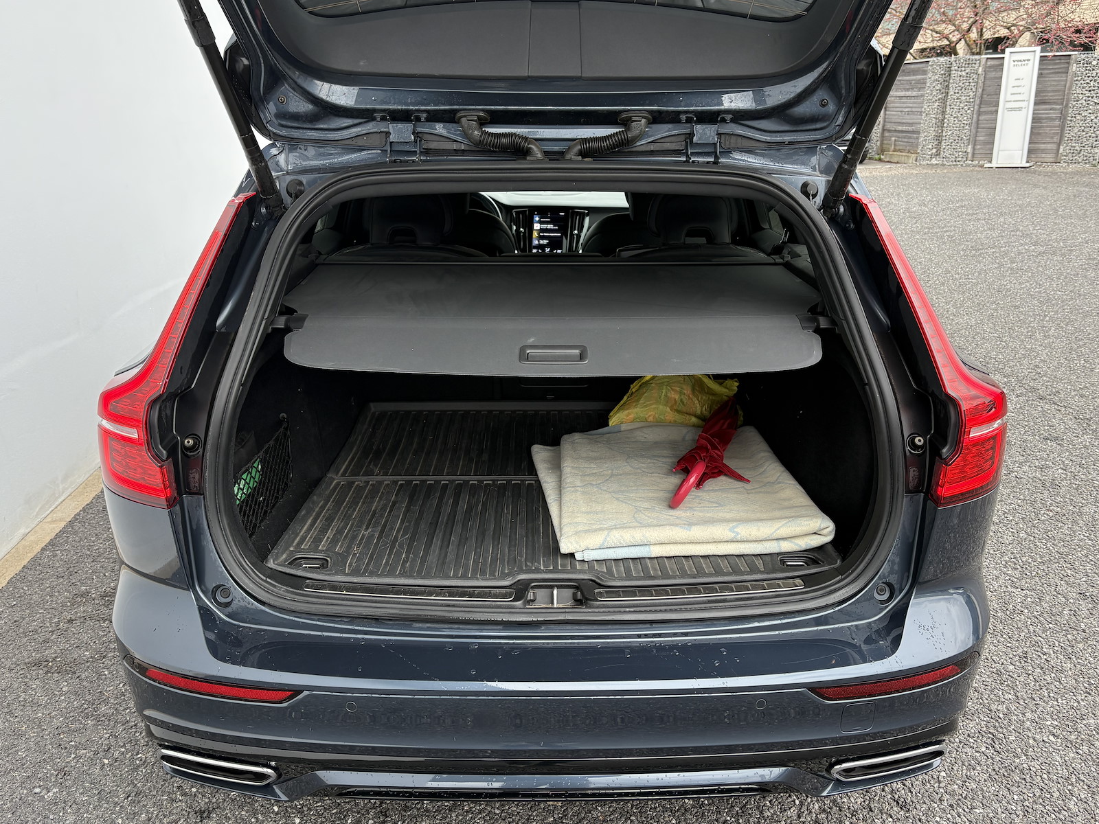 VOLVO V60 2.0 T6 TE R-Design eAWD-image-7