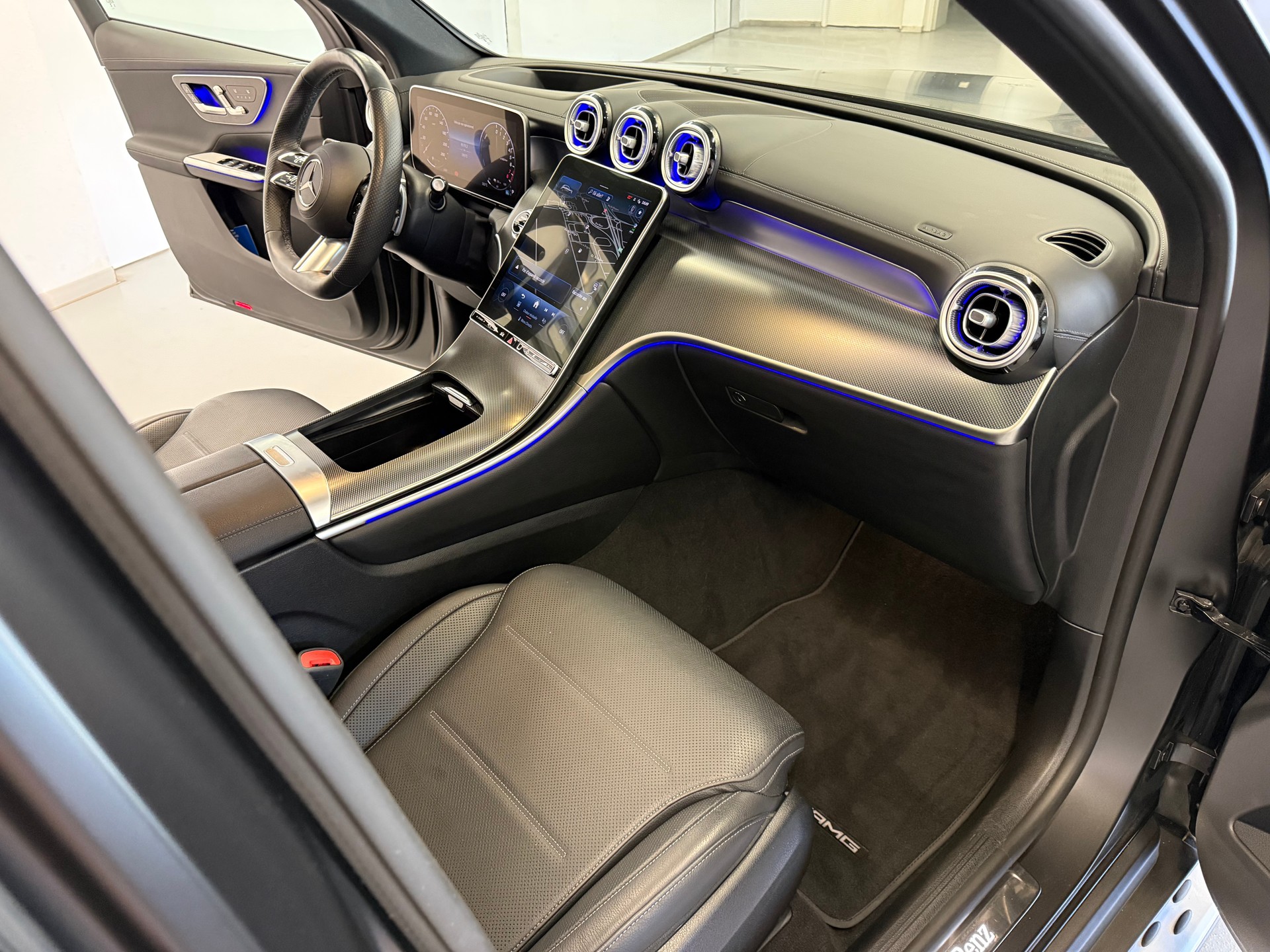 MERCEDES-BENZ GLC 400 e AMG 4Matic 9G-Tronic-image-10