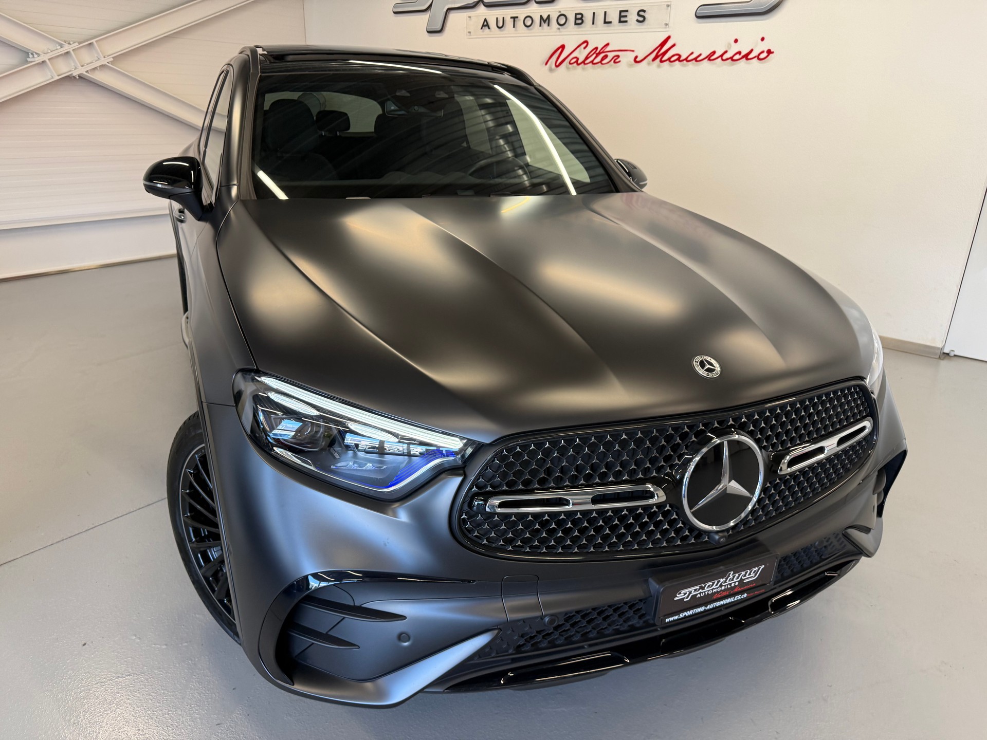 MERCEDES-BENZ GLC 400 e AMG 4Matic 9G-Tronic-image-2