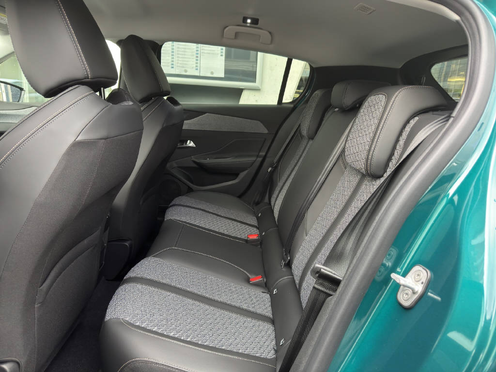 PEUGEOT 308 1.2 Hybrid Allure-image-7