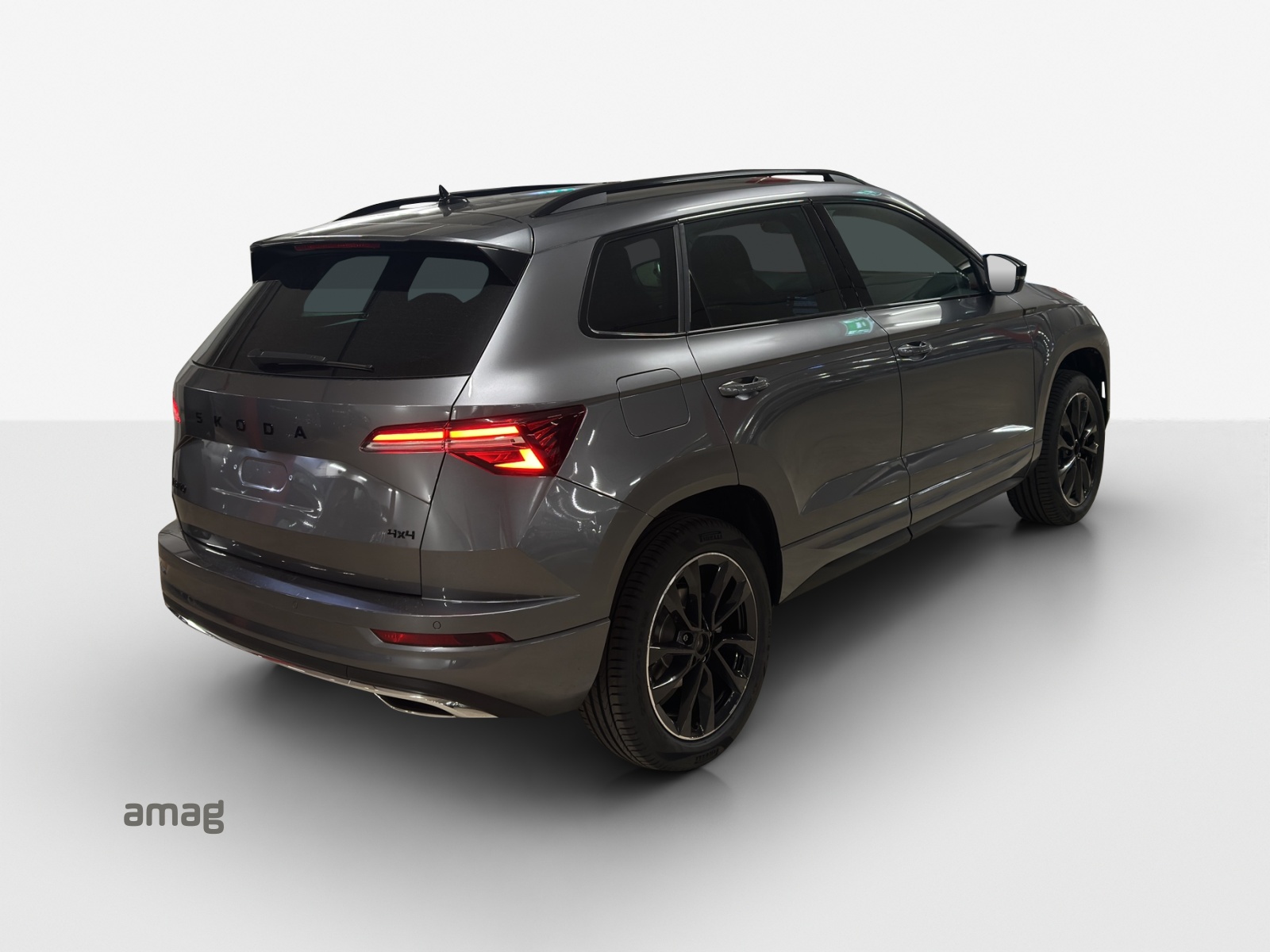 SKODA Karoq 2.0 TSI SportLine 4x4 DSG-image-4