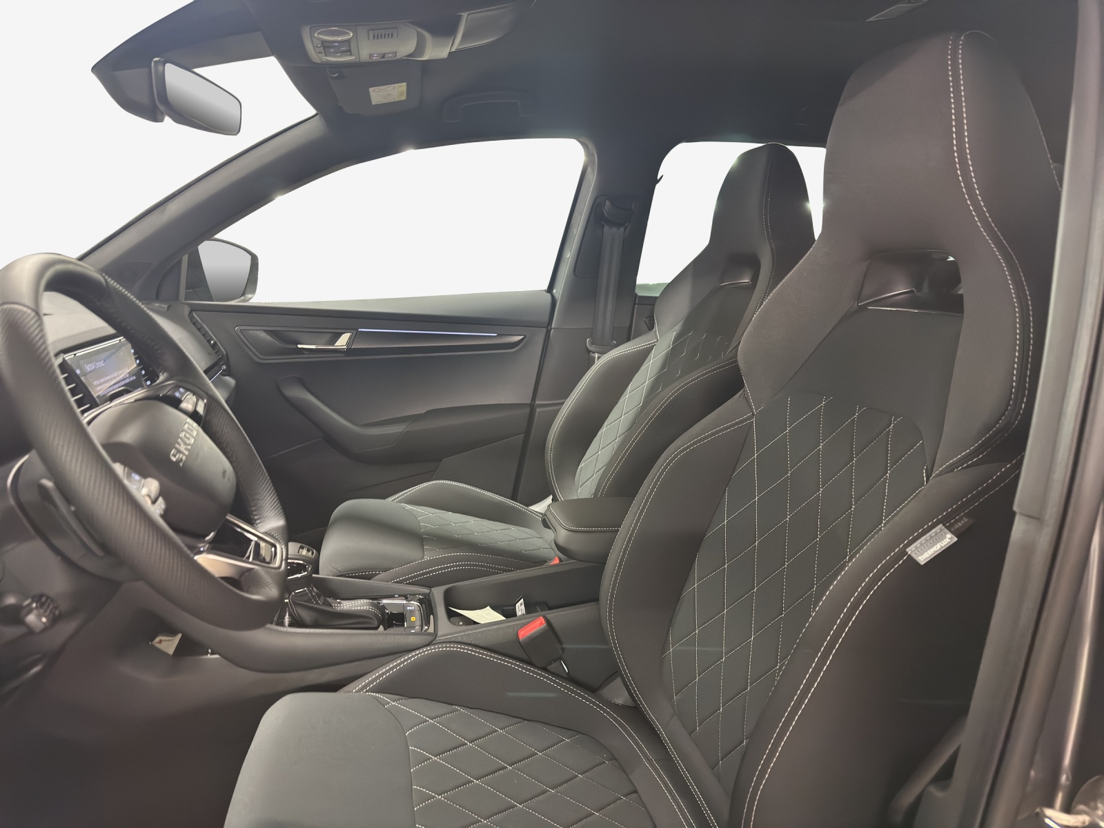 SKODA Karoq 2.0 TSI SportLine 4x4 DSG-image-7