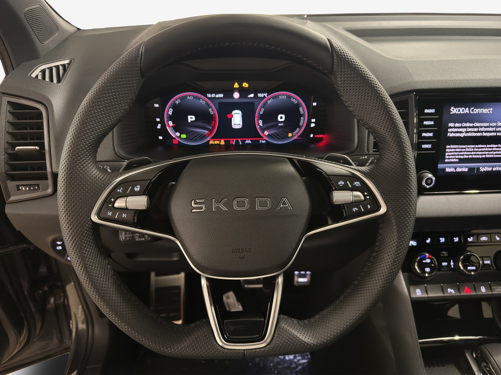 SKODA Karoq 2.0 TSI SportLine 4x4 DSG-image-11