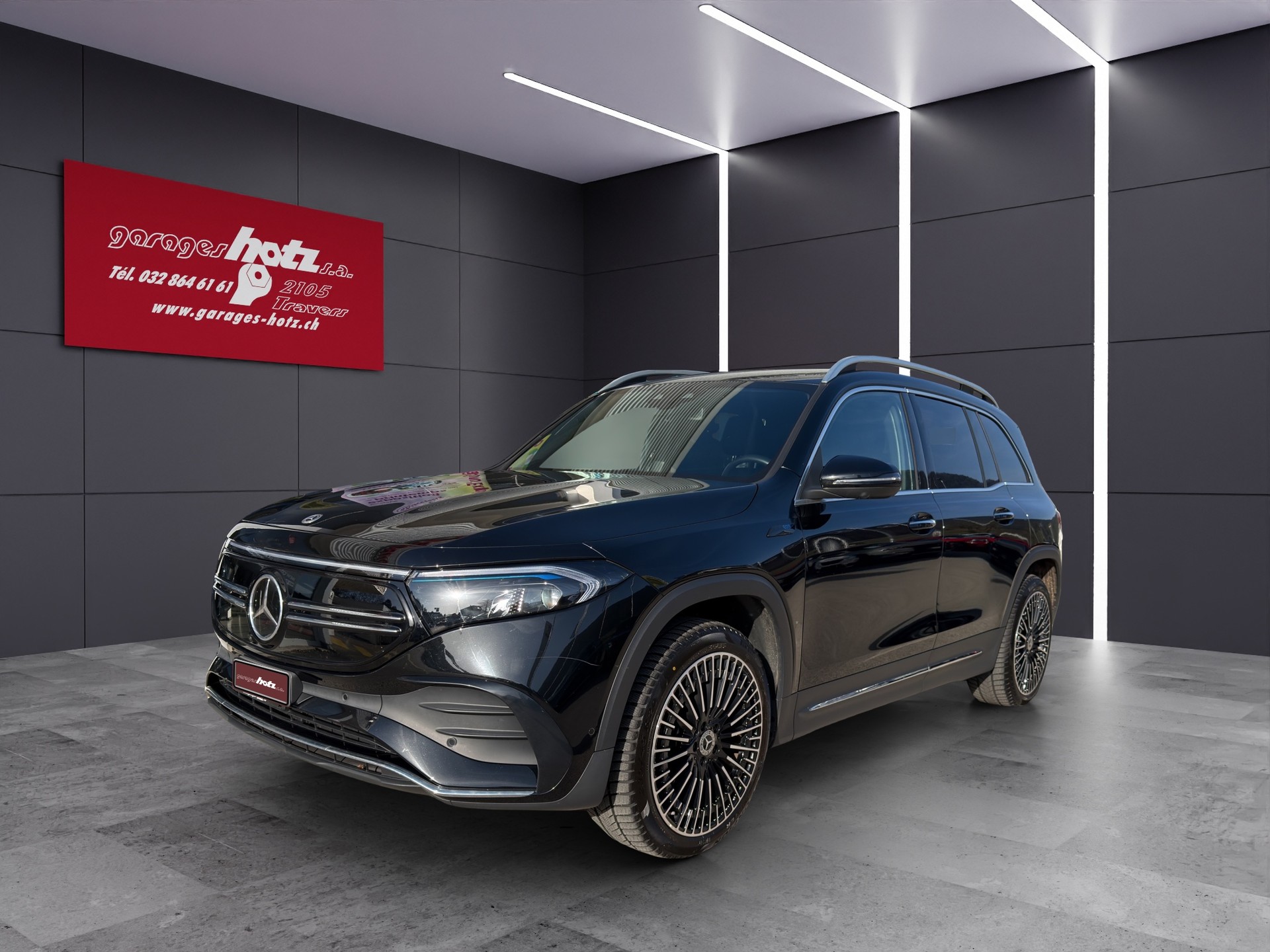 MERCEDES-BENZ EQB 300 4Matic AMG Line-showroom-element-1