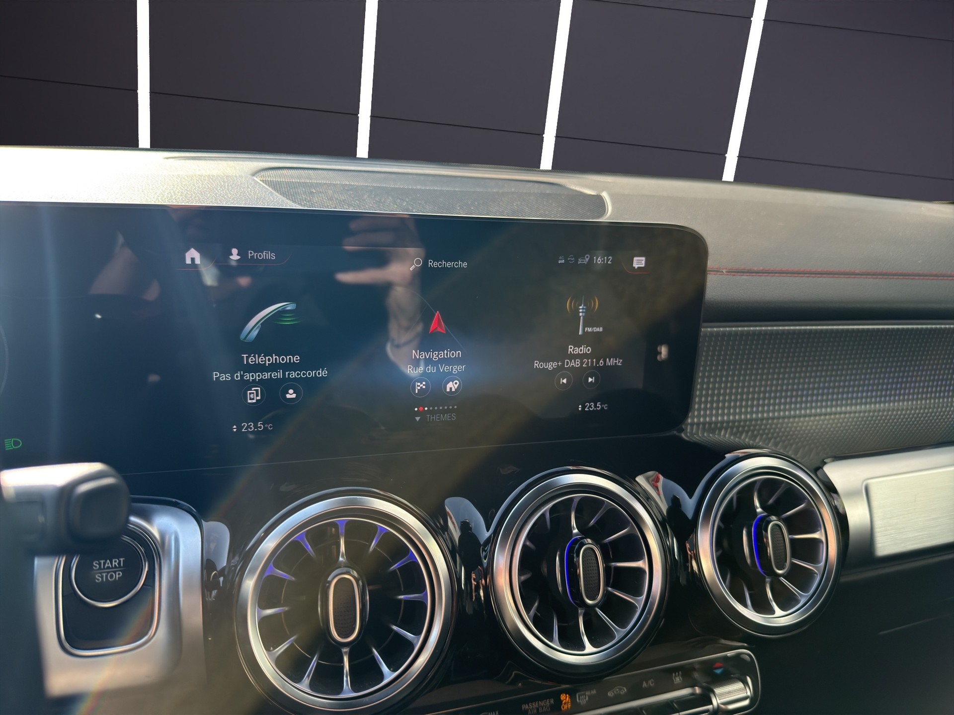 MERCEDES-BENZ EQB 300 4Matic AMG Line-image-9