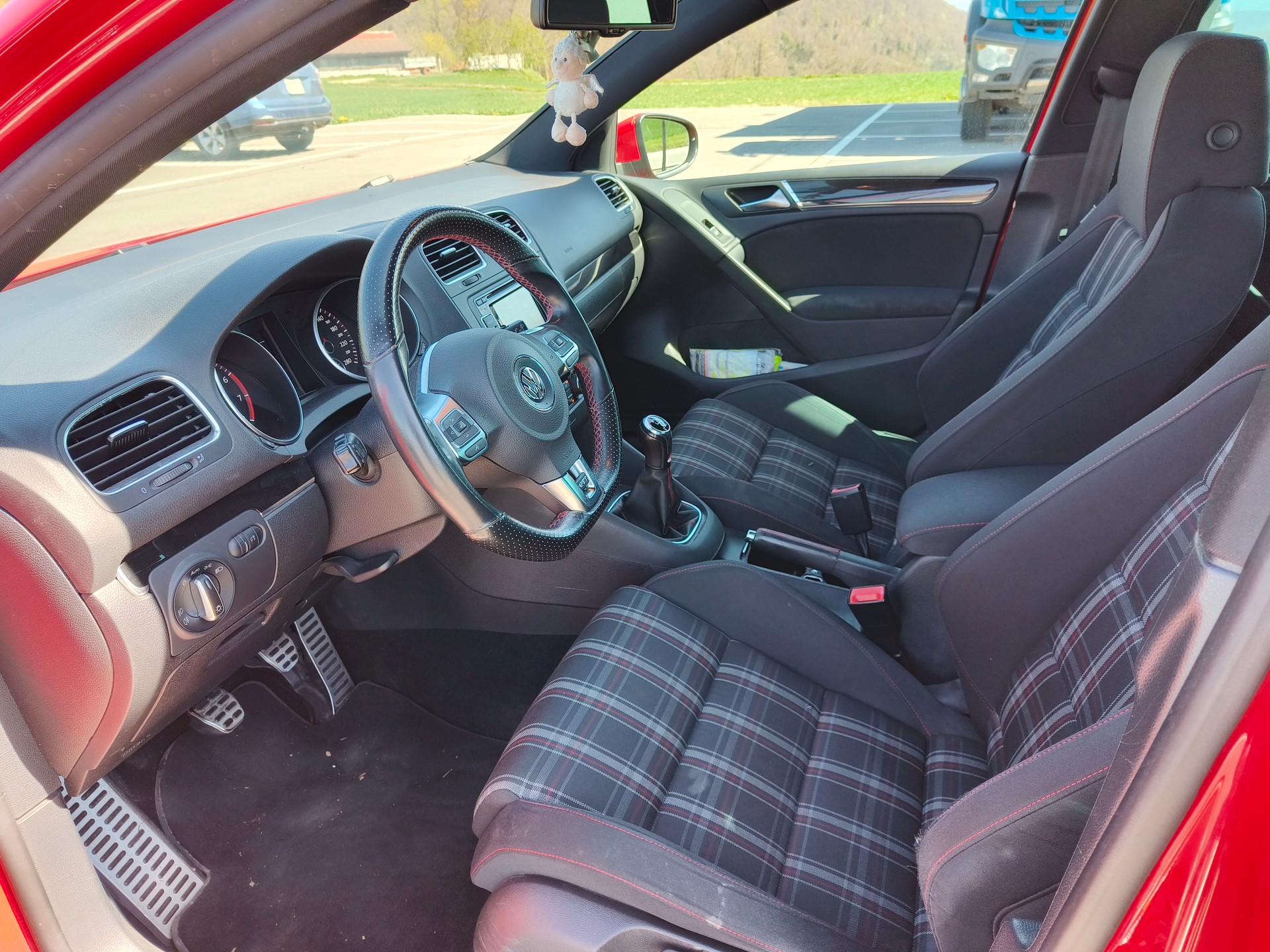 VW Golf 2.0 TSI GTI-image-3