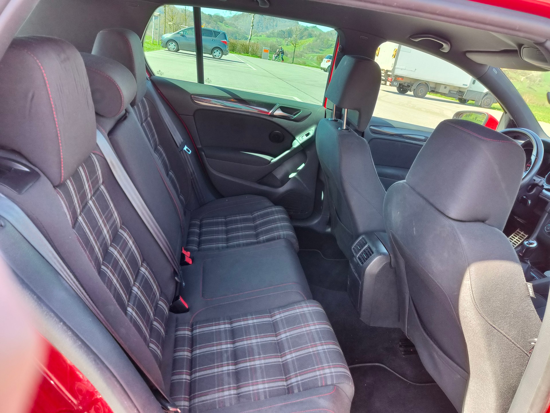 VW Golf 2.0 TSI GTI-image-4