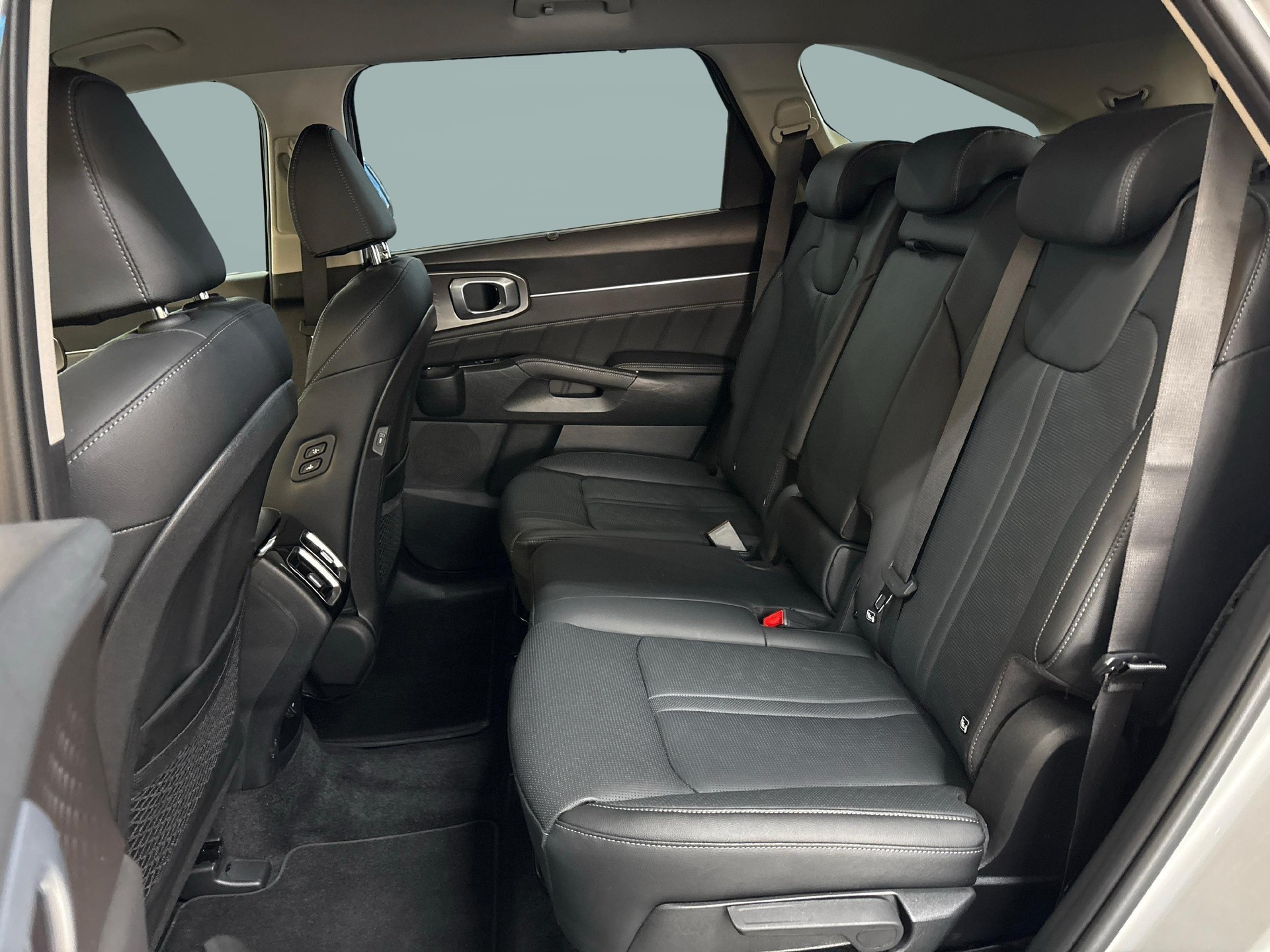 KIA Sorento 1.6 T-GDi Plug-in Hybrid Power Edition 7P-image-11