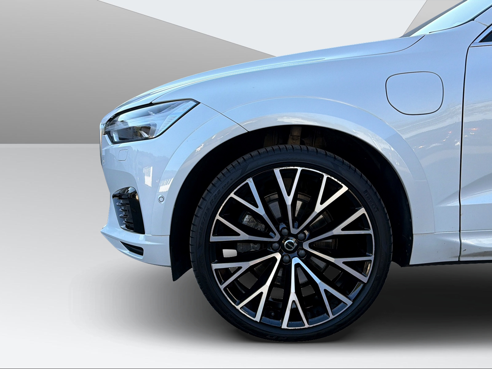 VOLVO XC60 2.0 T8 TE R-Design eAWD-image-8