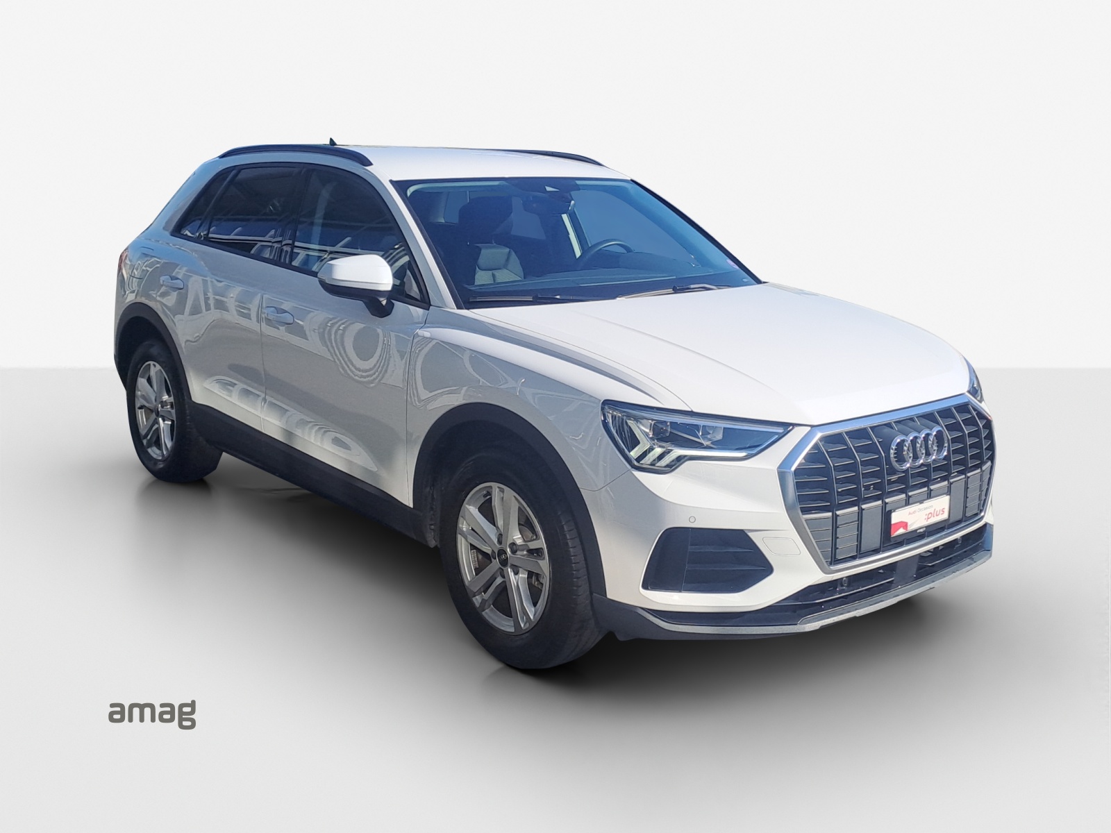AUDI Q3 35 TFSI Attraction S-tronic-image-5