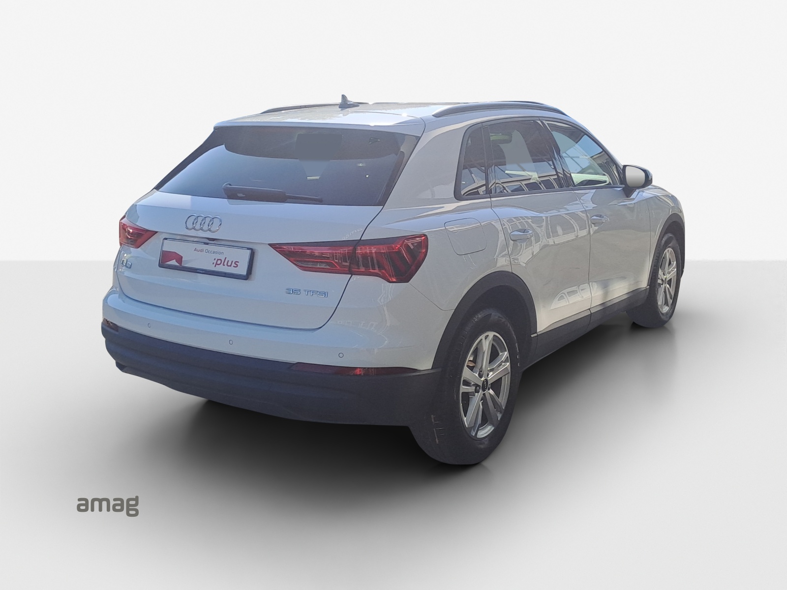 AUDI Q3 35 TFSI Attraction S-tronic-image-4