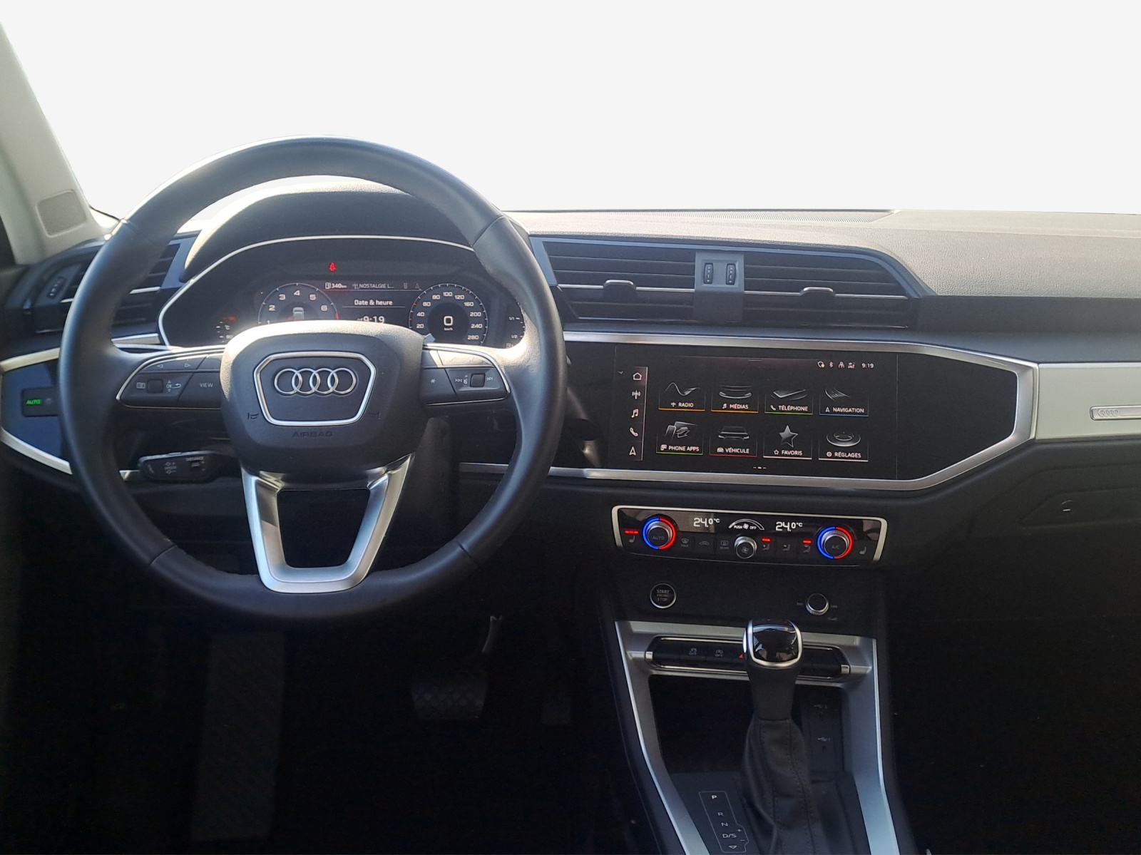 AUDI Q3 35 TFSI Attraction S-tronic-image-8