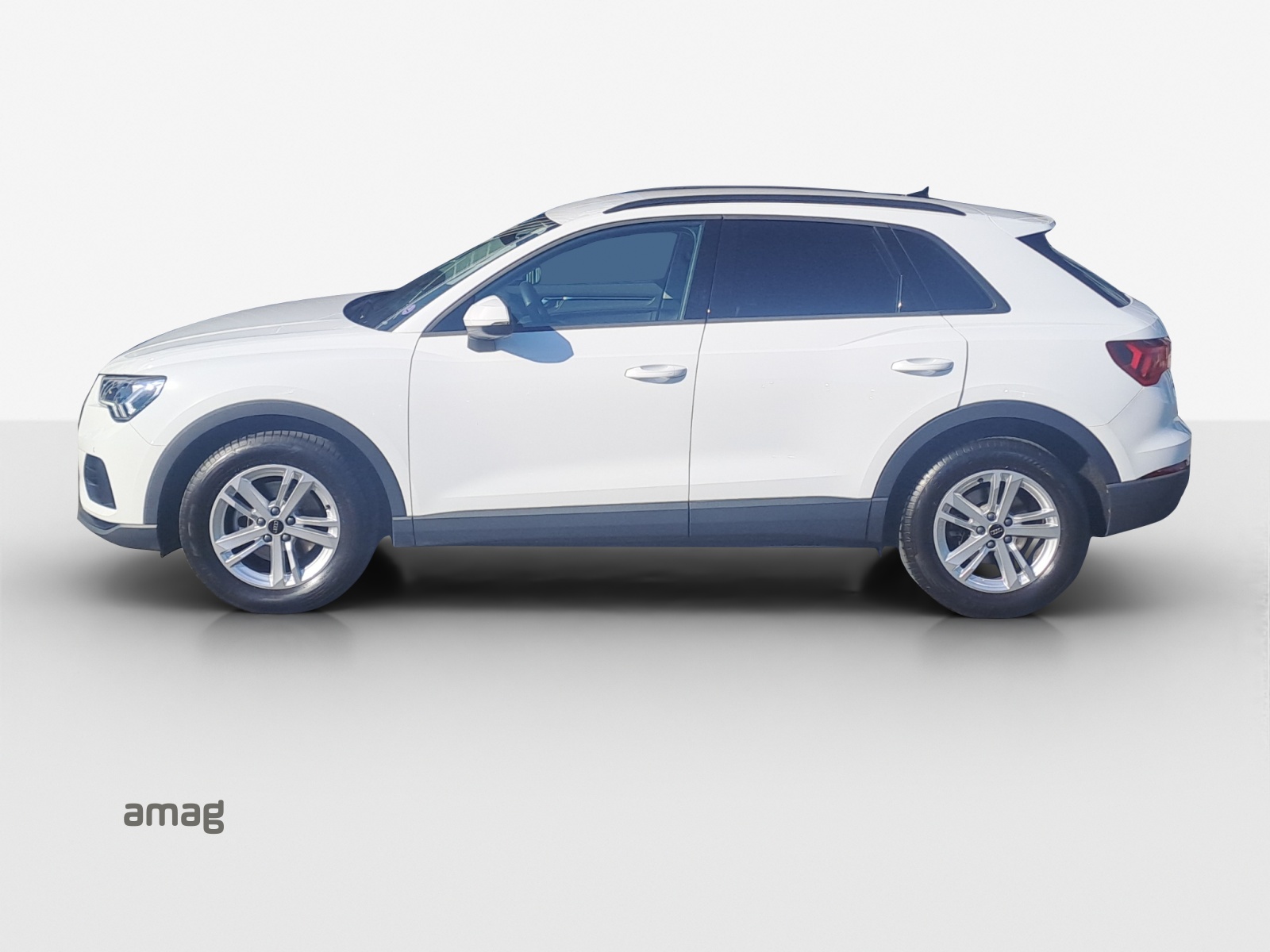 AUDI Q3 35 TFSI Attraction S-tronic-image-1