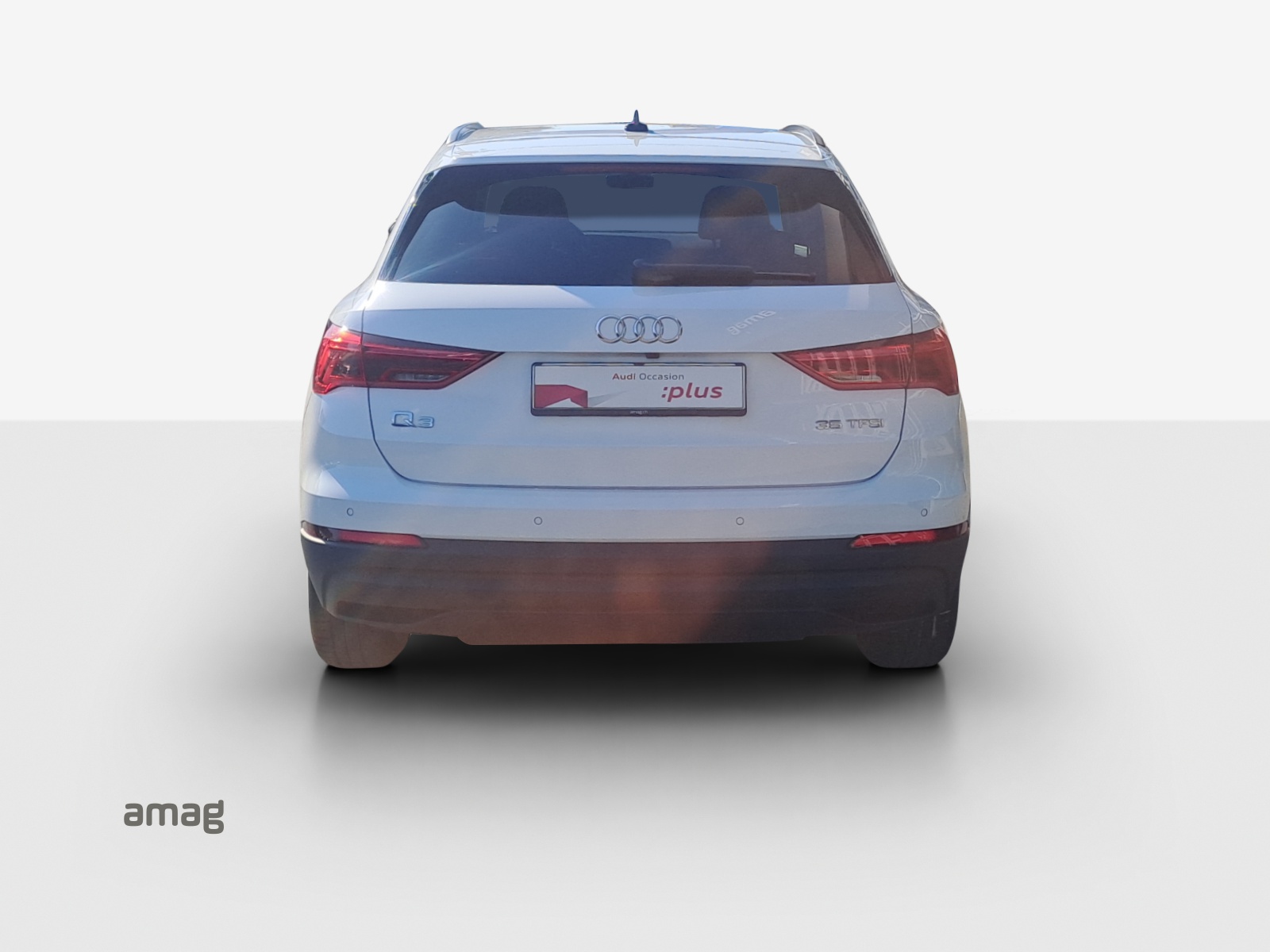 AUDI Q3 35 TFSI Attraction S-tronic-image-3