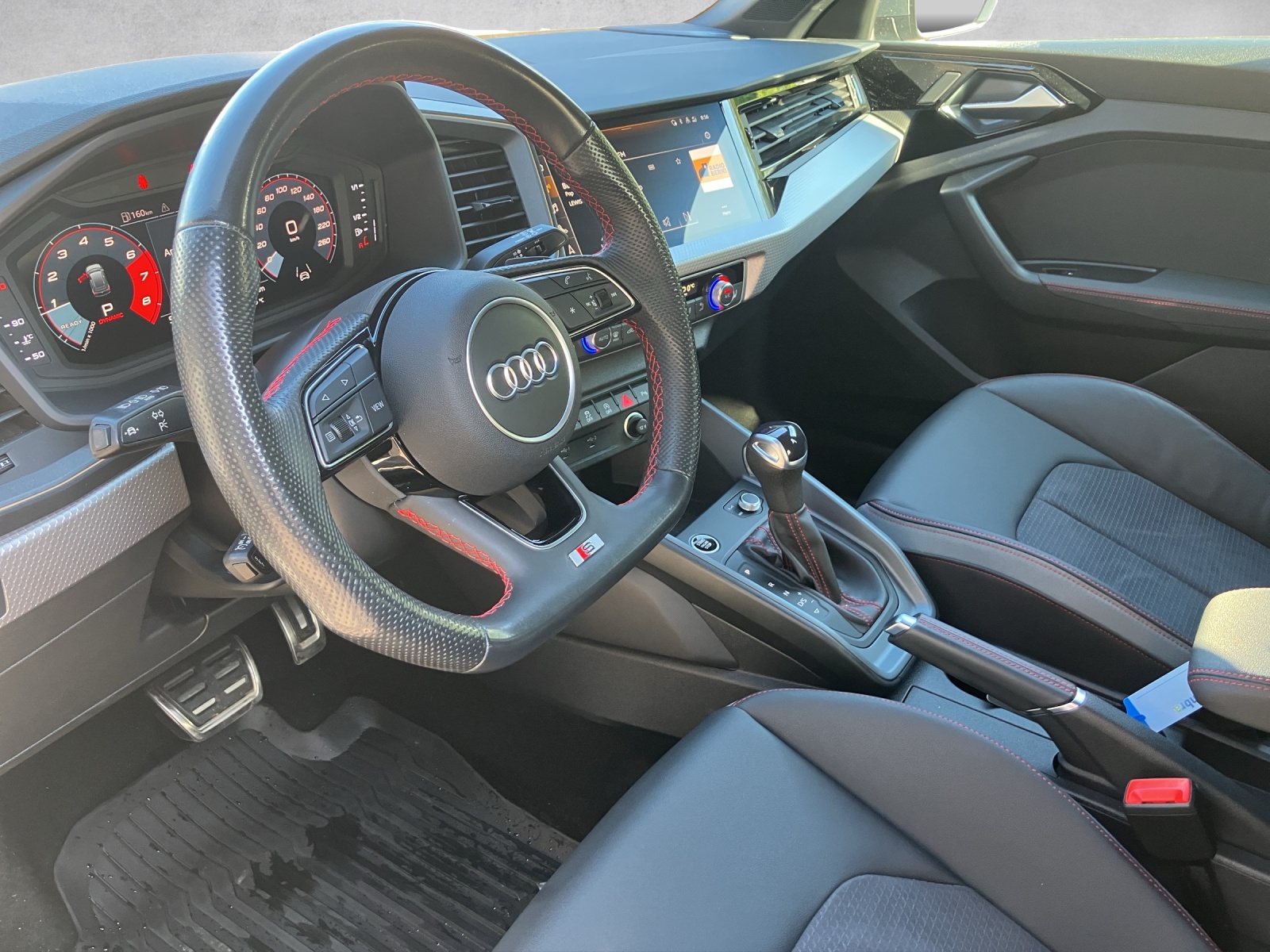 AUDI A1 Sportback 40 TFSI S Line S-tronic-image-6