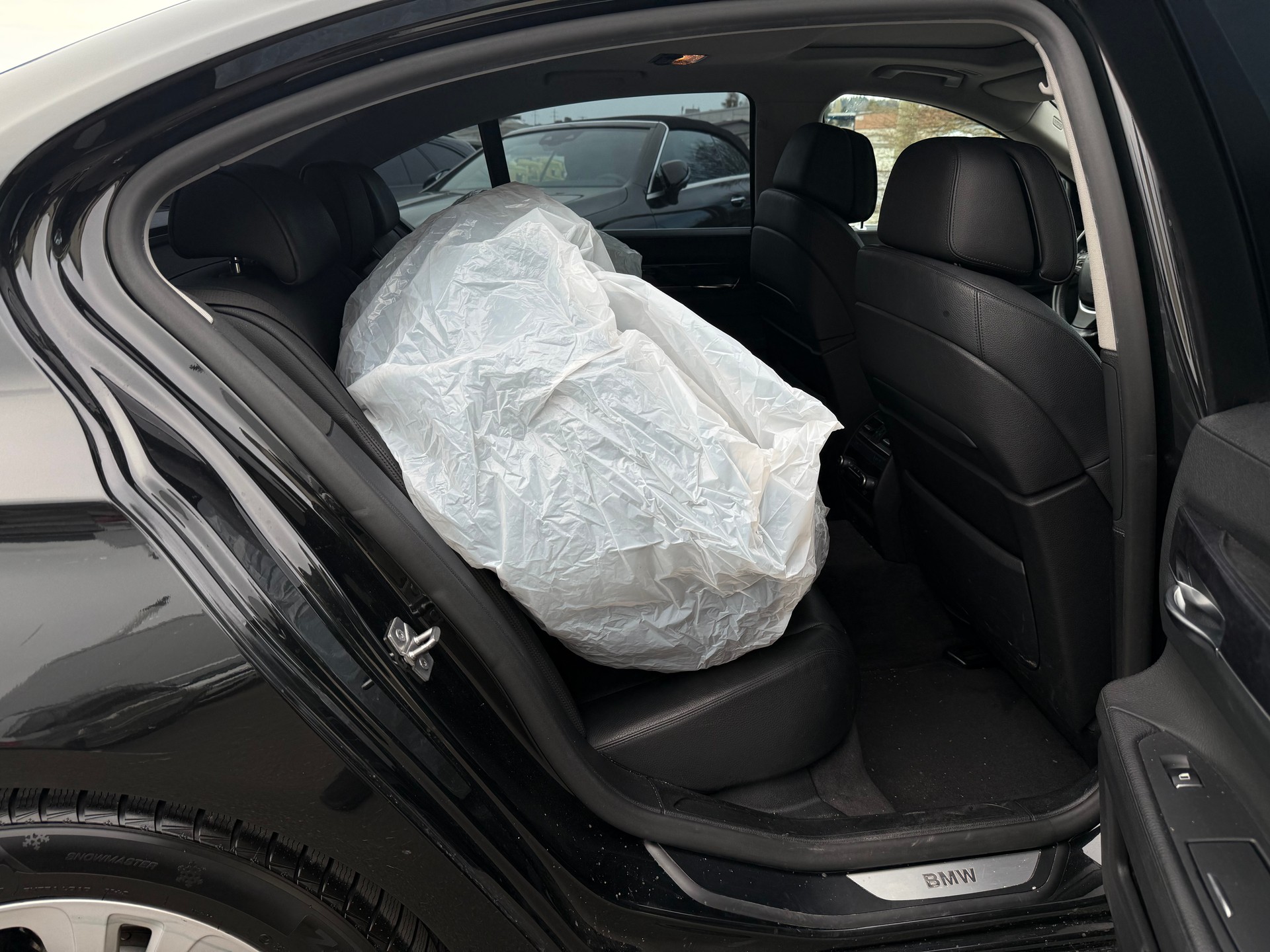 BMW 730d-image-12