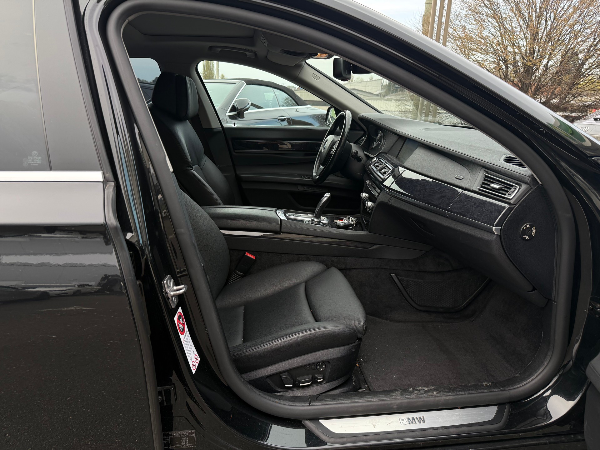 BMW 730d-image-13