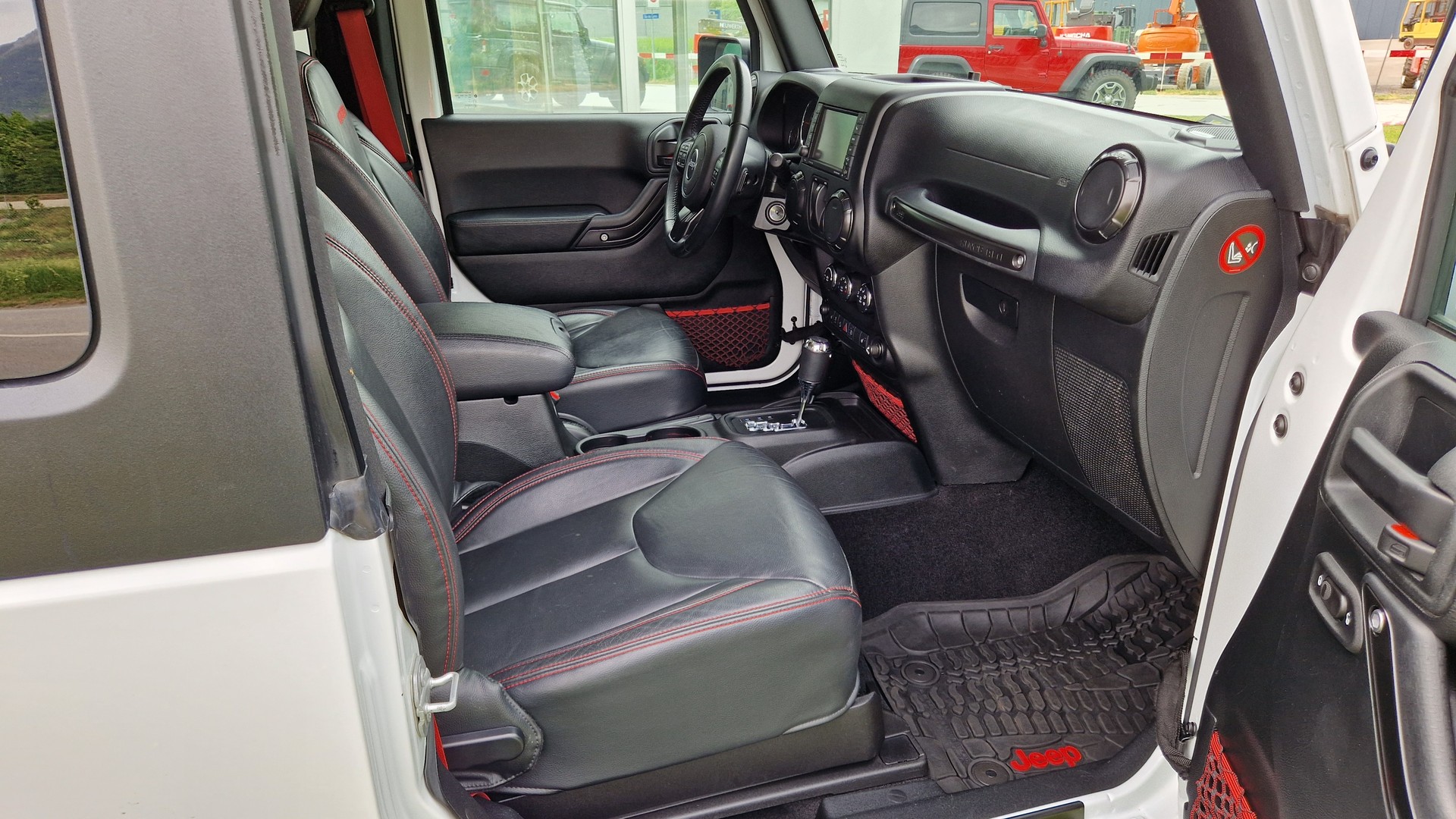 JEEP Wrangler 2.8 CRD Rubicon Recon Automatic hardtop-image-13