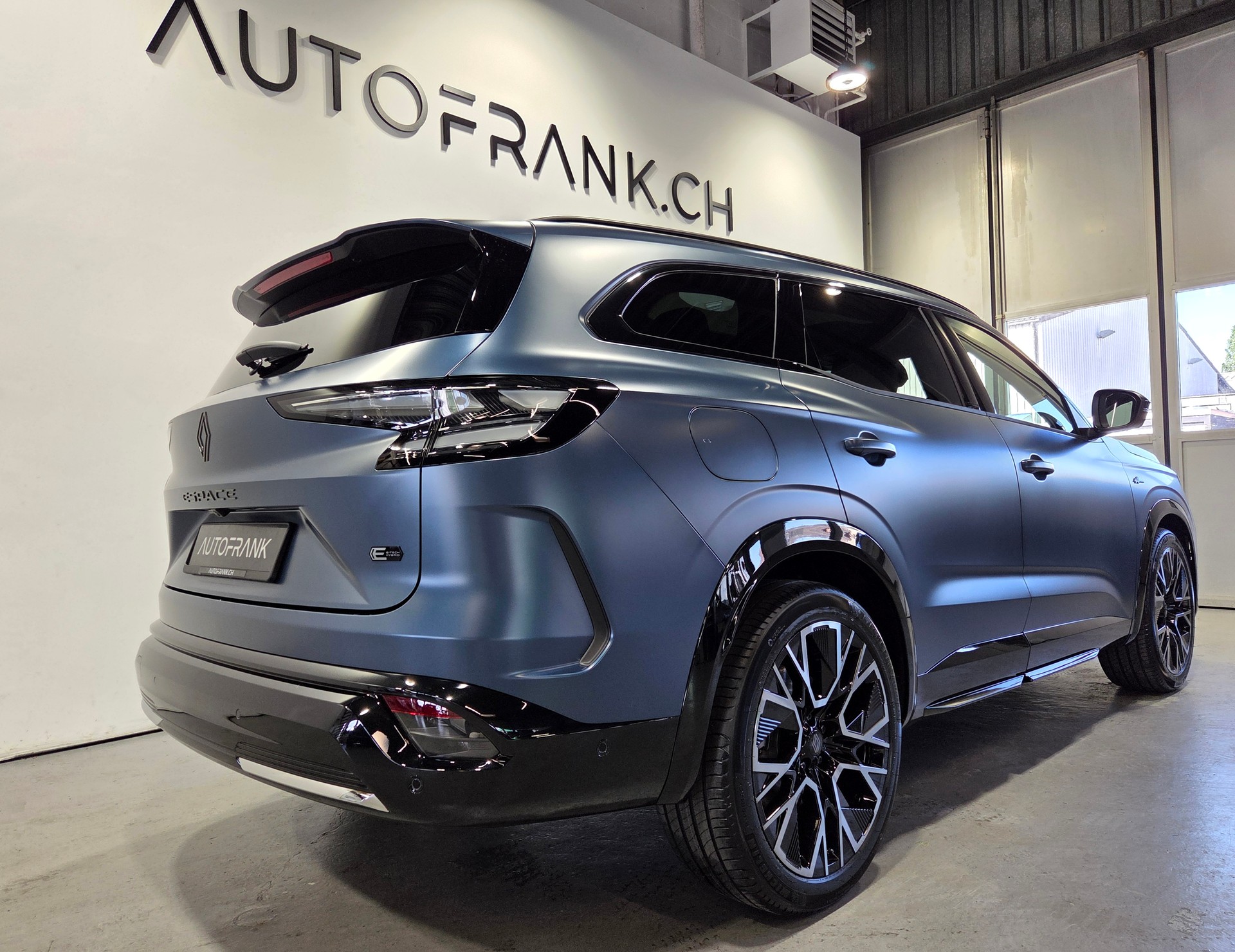 RENAULT Espace 1.2 E-Tech esprit Alpine-showroom-element-2