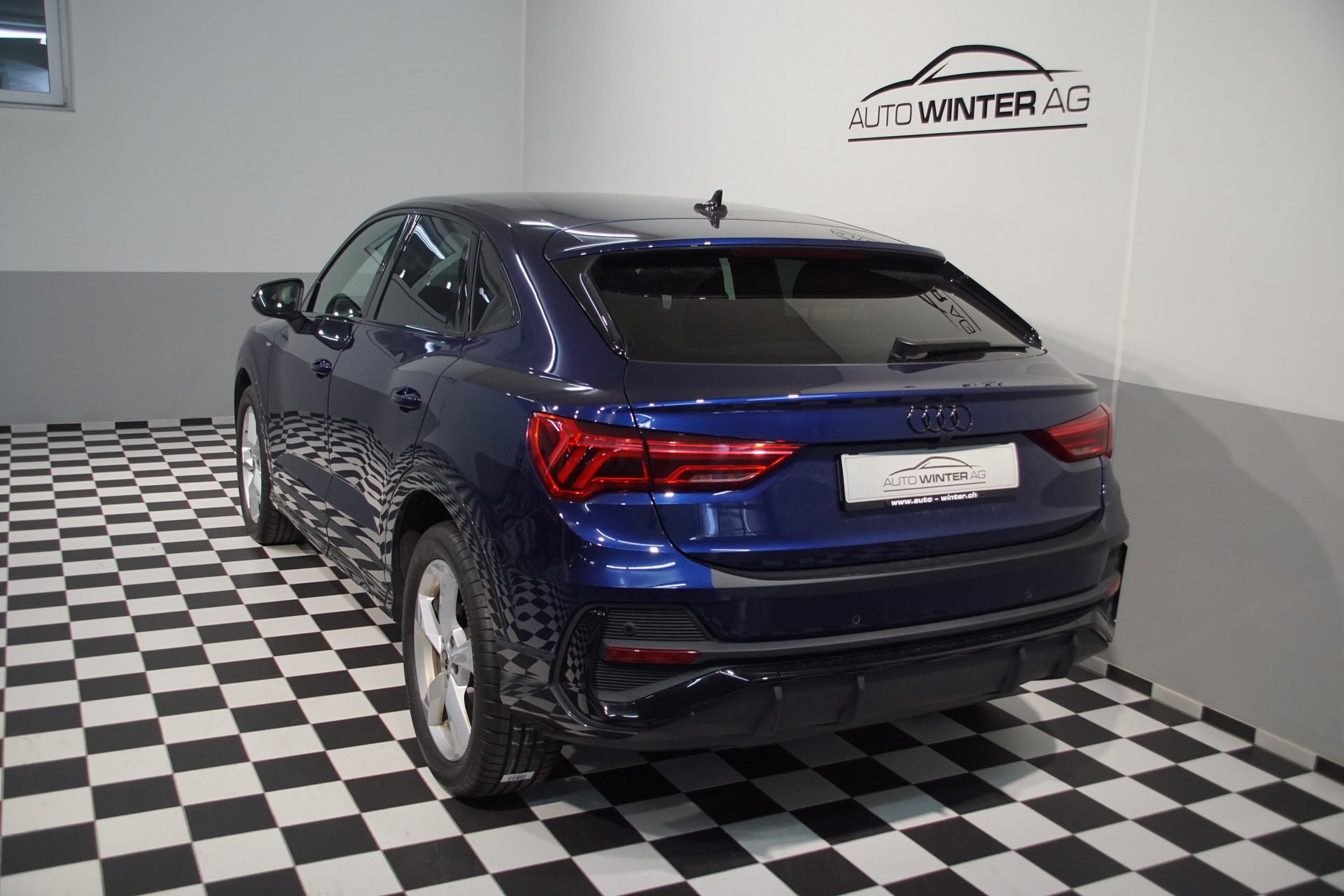 AUDI Q3 Sportback 35 TFSI S line S-tronic ++SWISS++-image-8