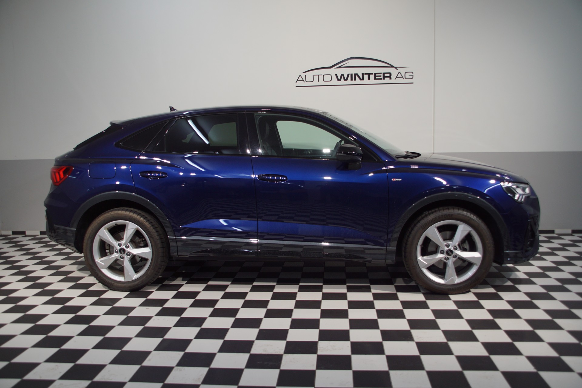 AUDI Q3 Sportback 35 TFSI S line S-tronic ++SWISS++-image-5