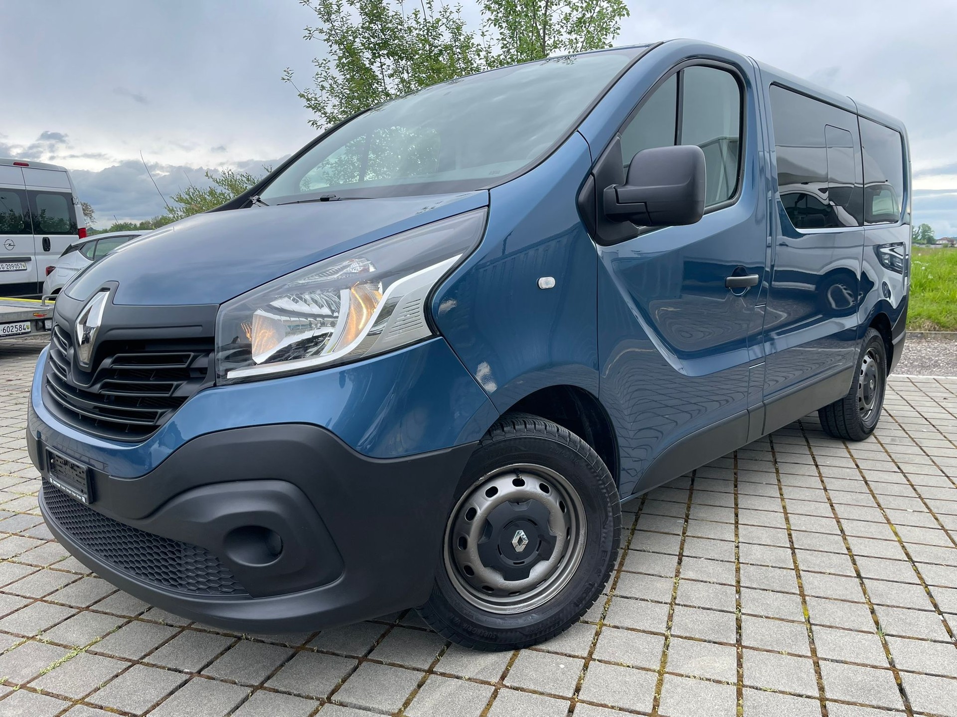 RENAULT Trafic ENERGY dCi 95 Passenger Authentique-image-0