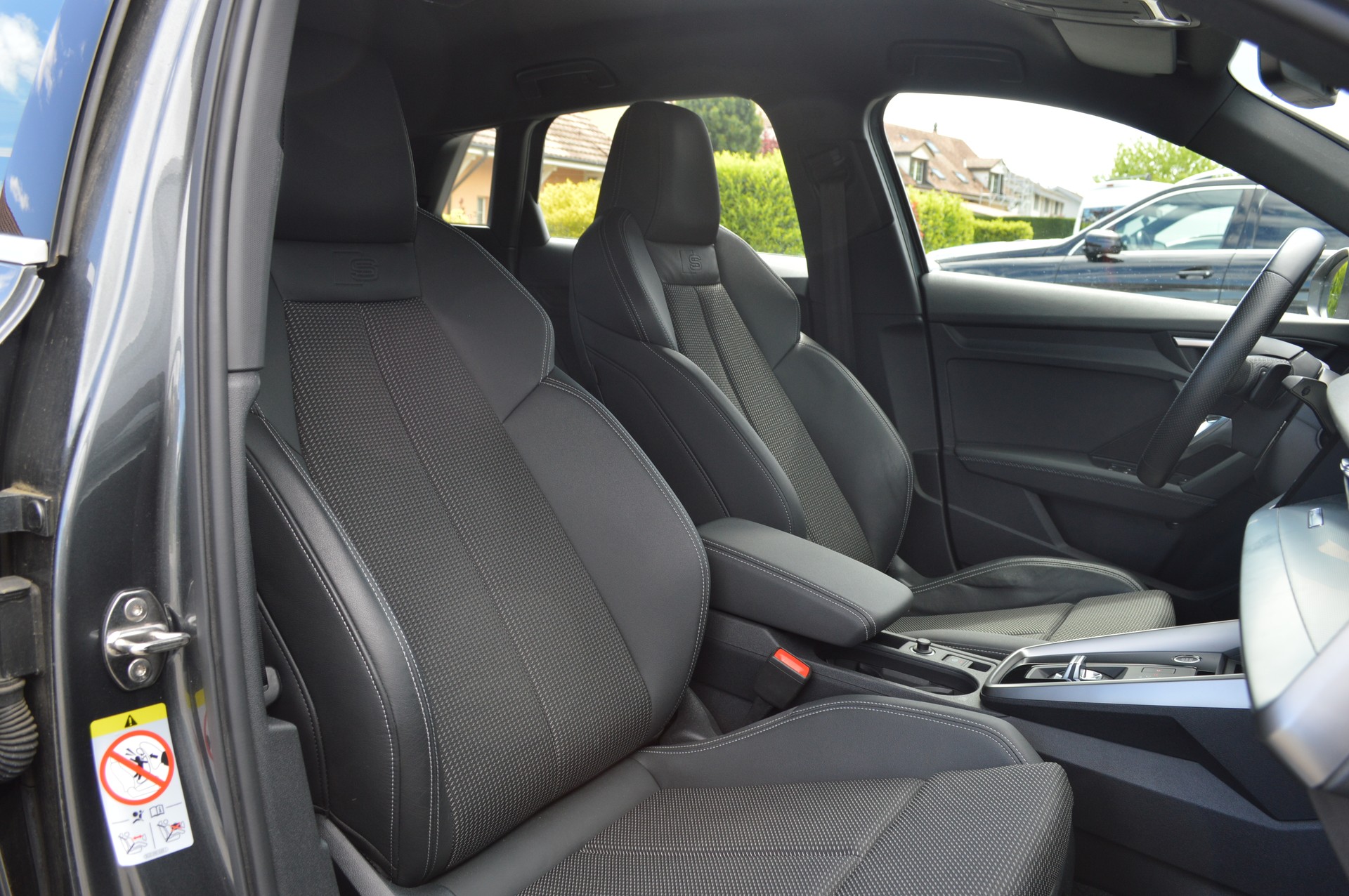 AUDI A3 Sportback 35 TFSI S line Attraction S-tronic-image-12