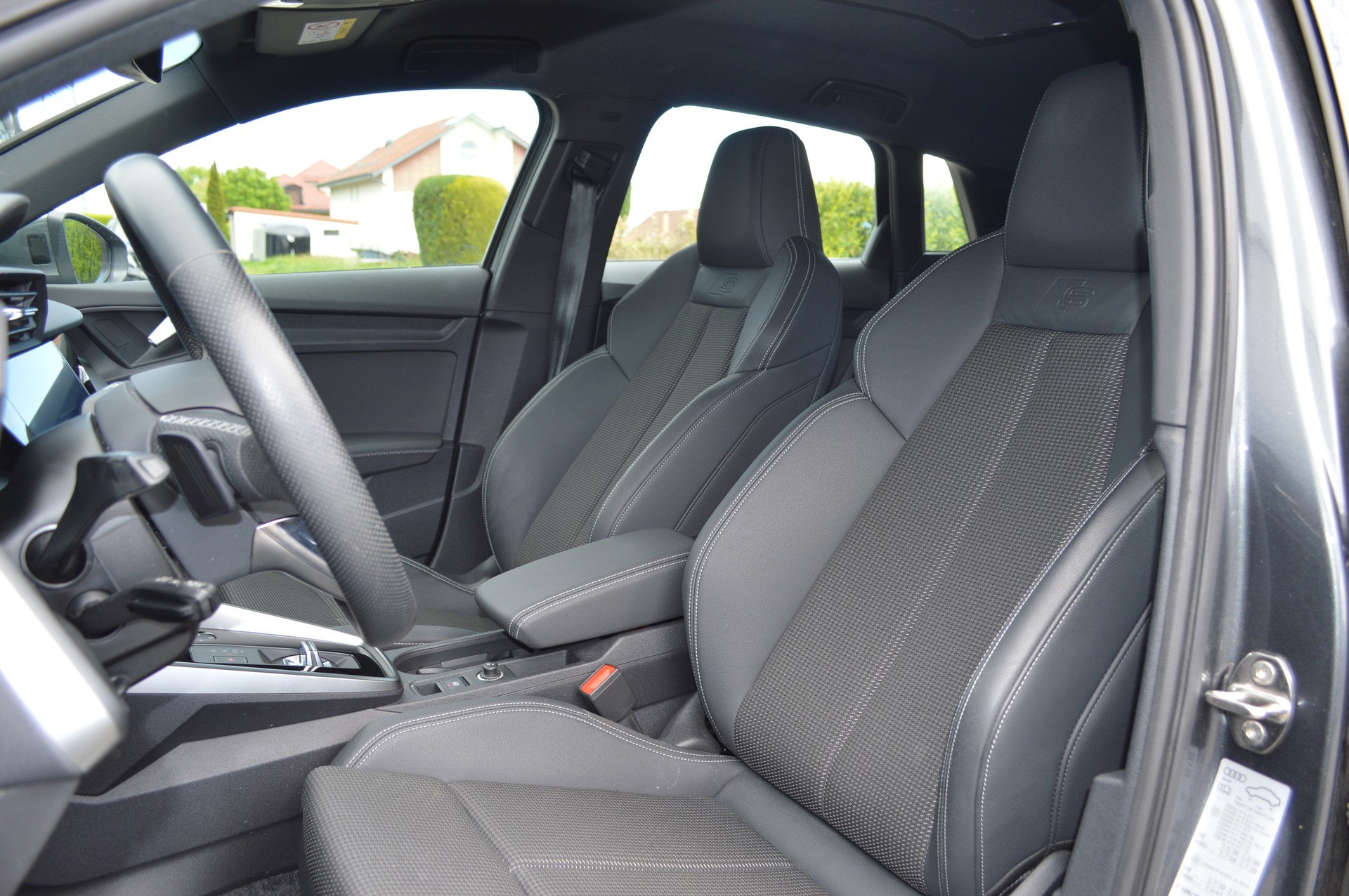 AUDI A3 Sportback 35 TFSI S line Attraction S-tronic-image-18
