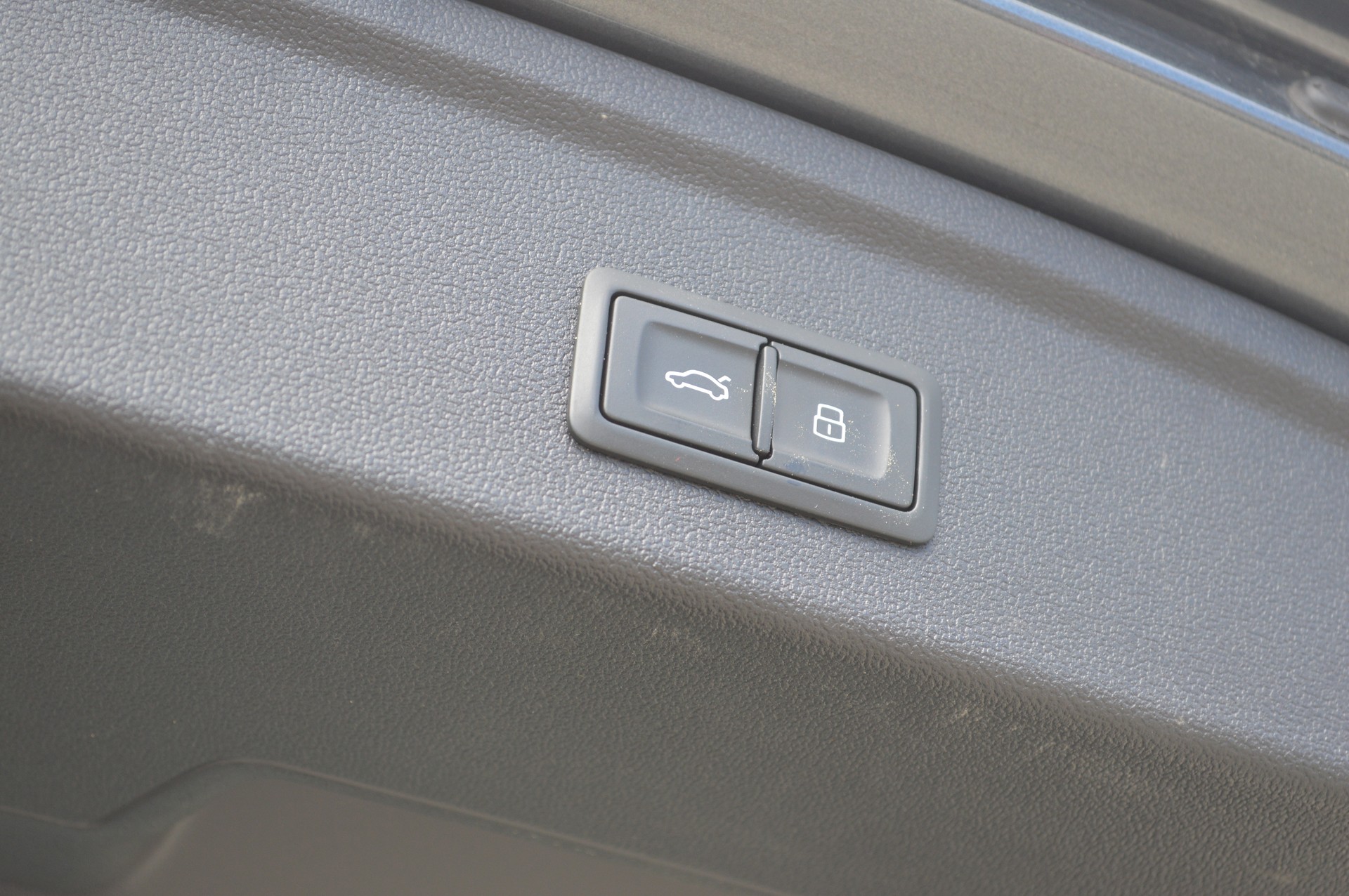 AUDI A3 Sportback 35 TFSI S line Attraction S-tronic-image-25