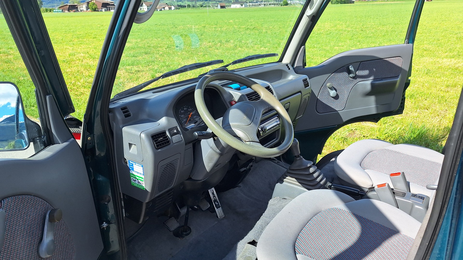 SUBARU E12 Wagon 4WD-image-4