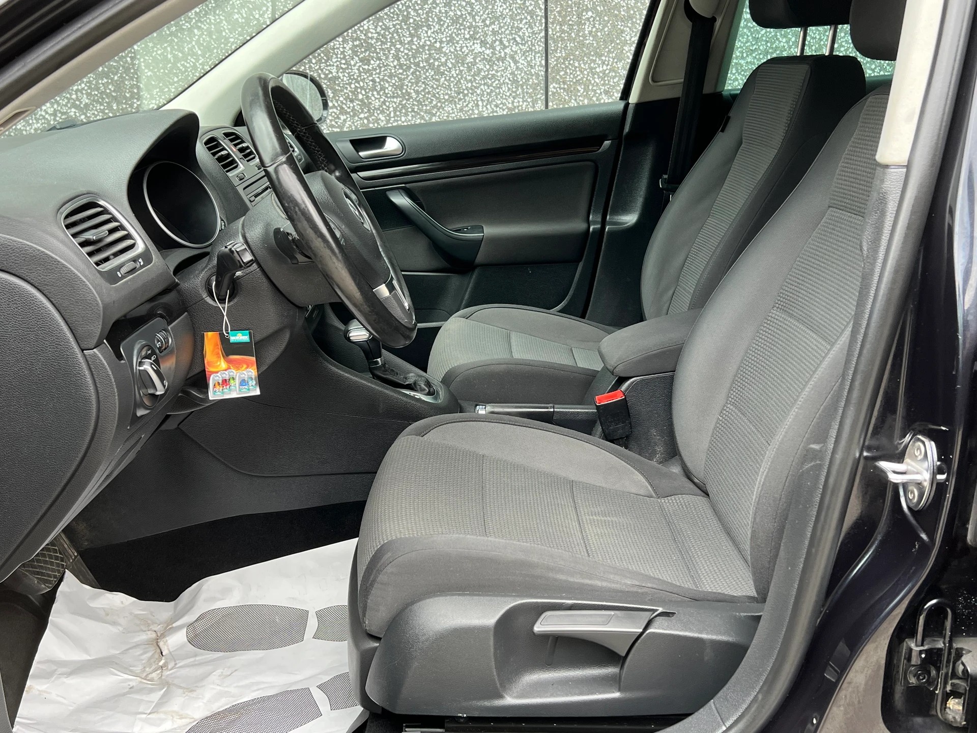 VW Golf Variant 1.4 TSI Comfortline DSG-image-9
